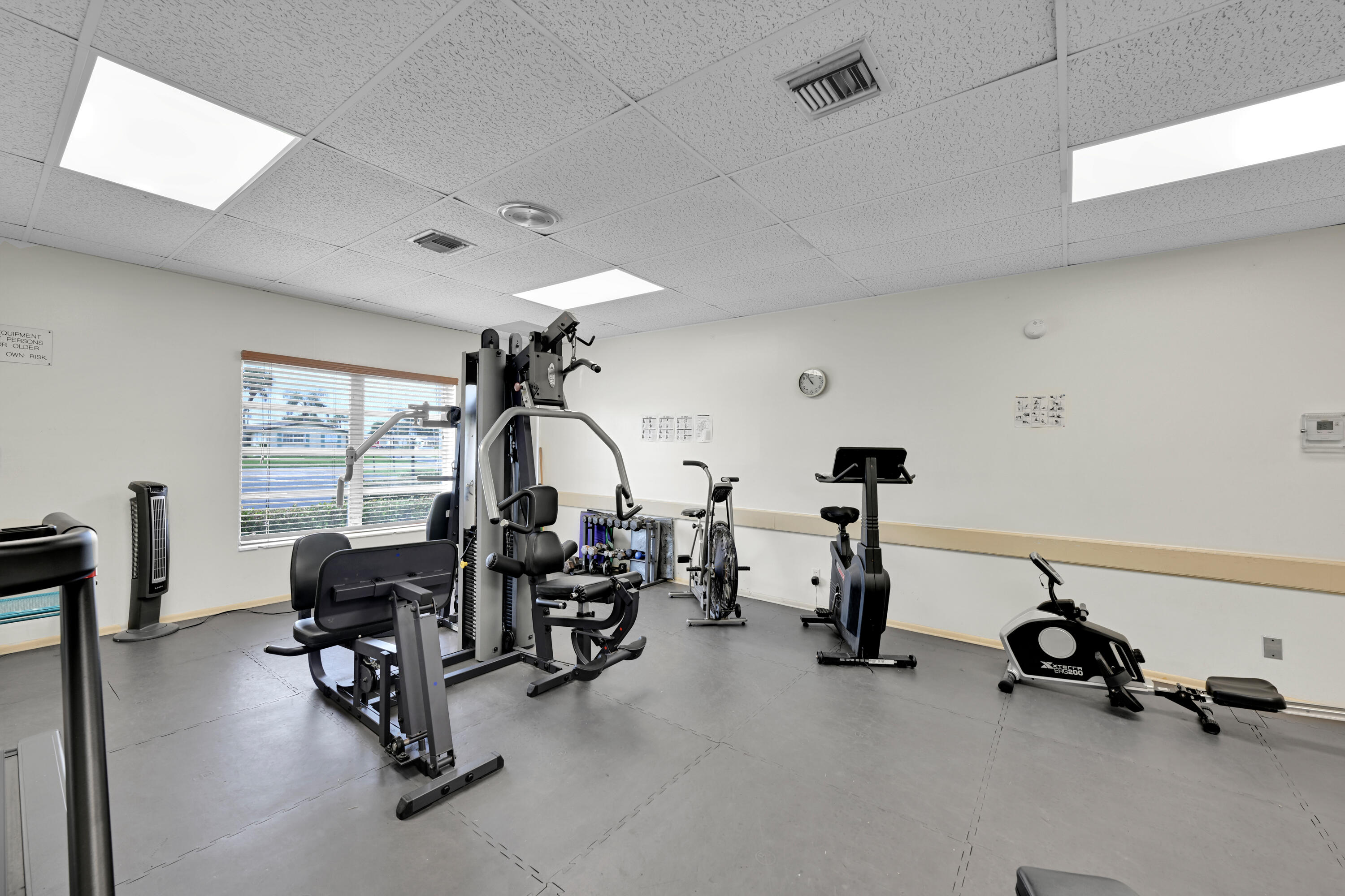 CRESTHAVEN VILLAS 1 CONDO - Residential