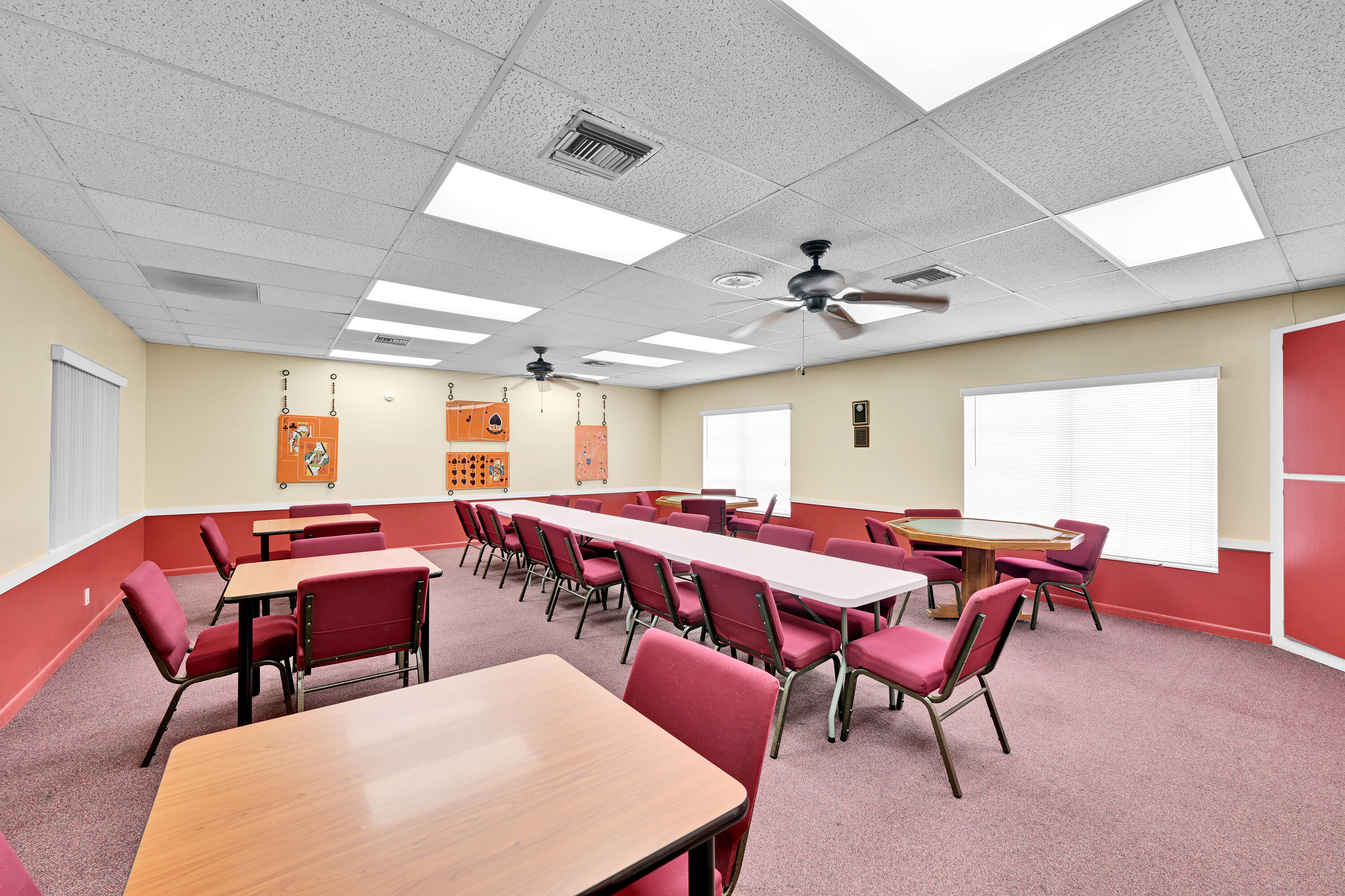 CRESTHAVEN VILLAS 1 CONDO - Residential