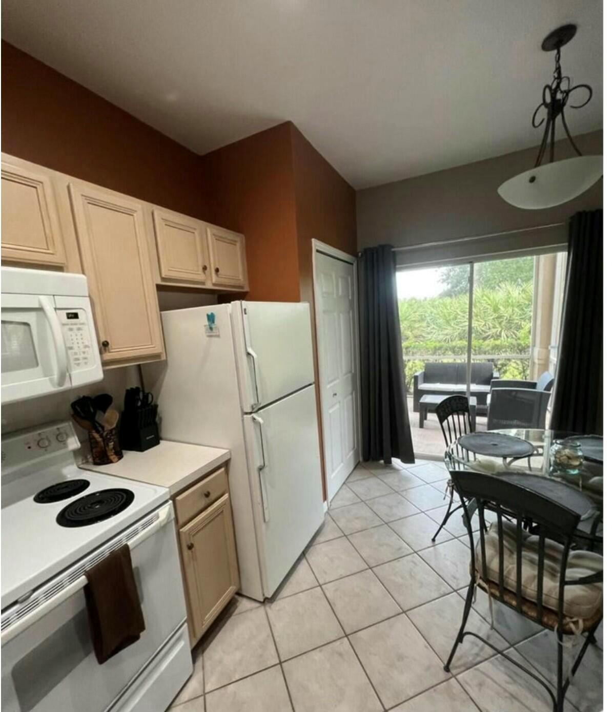 GOLF VILLAS CONDOMINIUM - Residential Lease