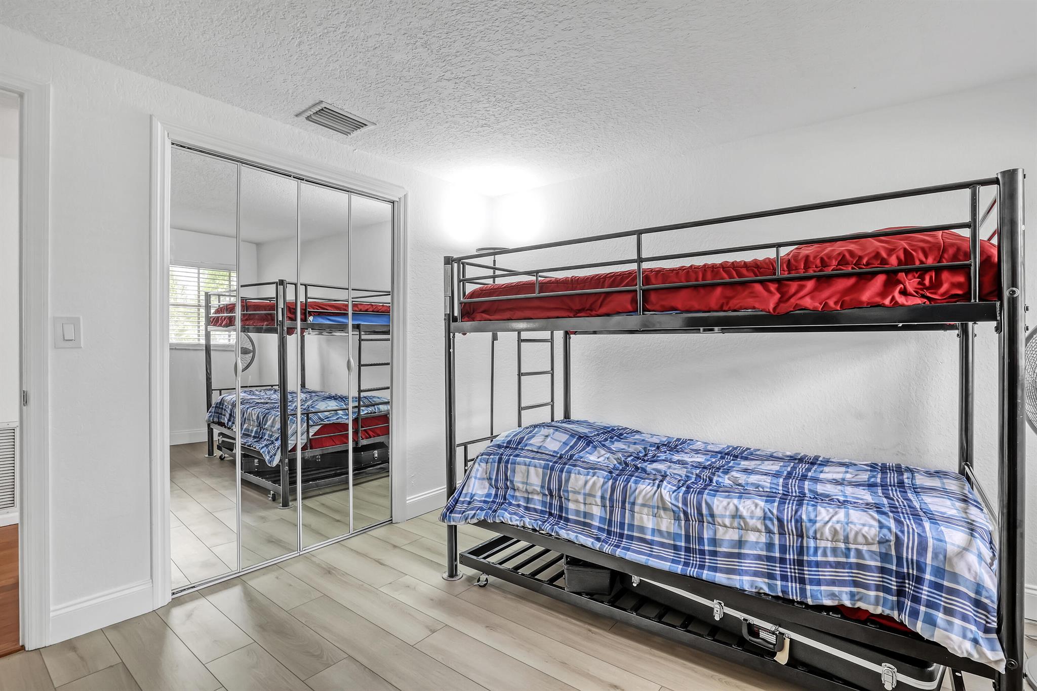 WOODLAND TERRACE 3 - Residential