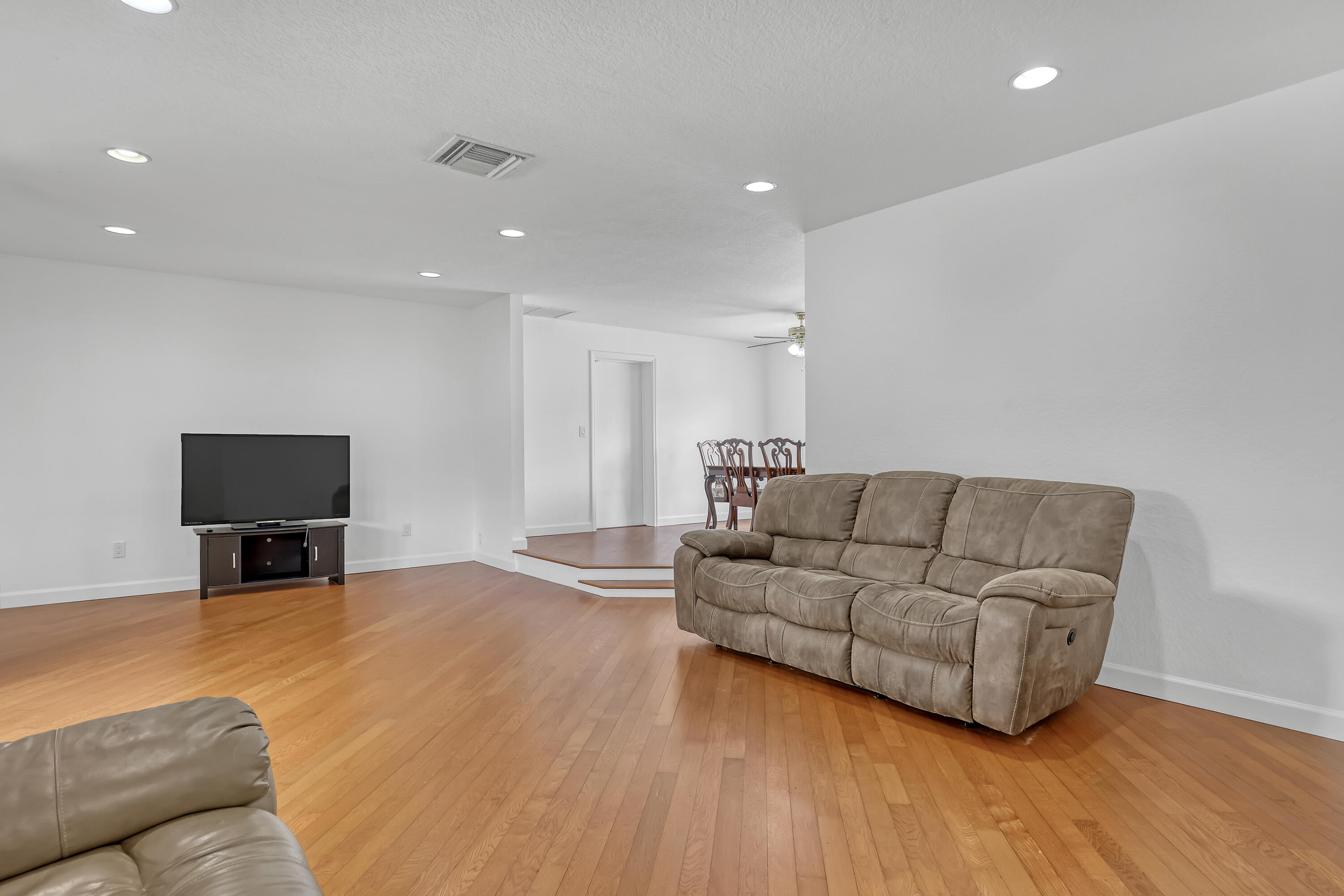 WOODLAND TERRACE 3 - Residential