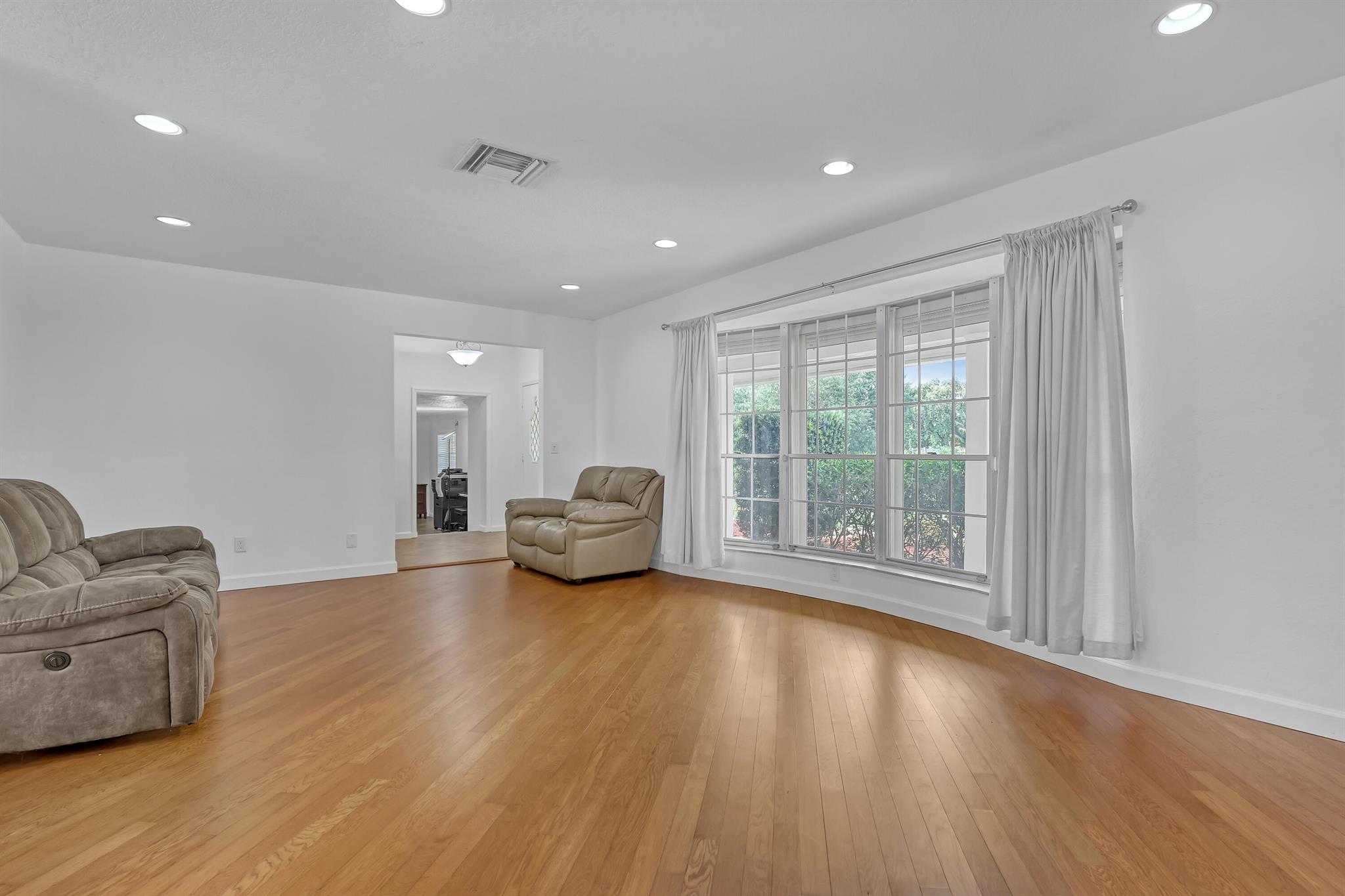 WOODLAND TERRACE 3 - Residential