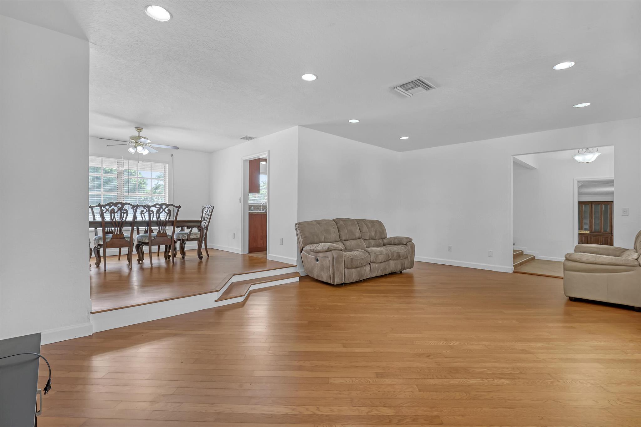 WOODLAND TERRACE 3 - Residential