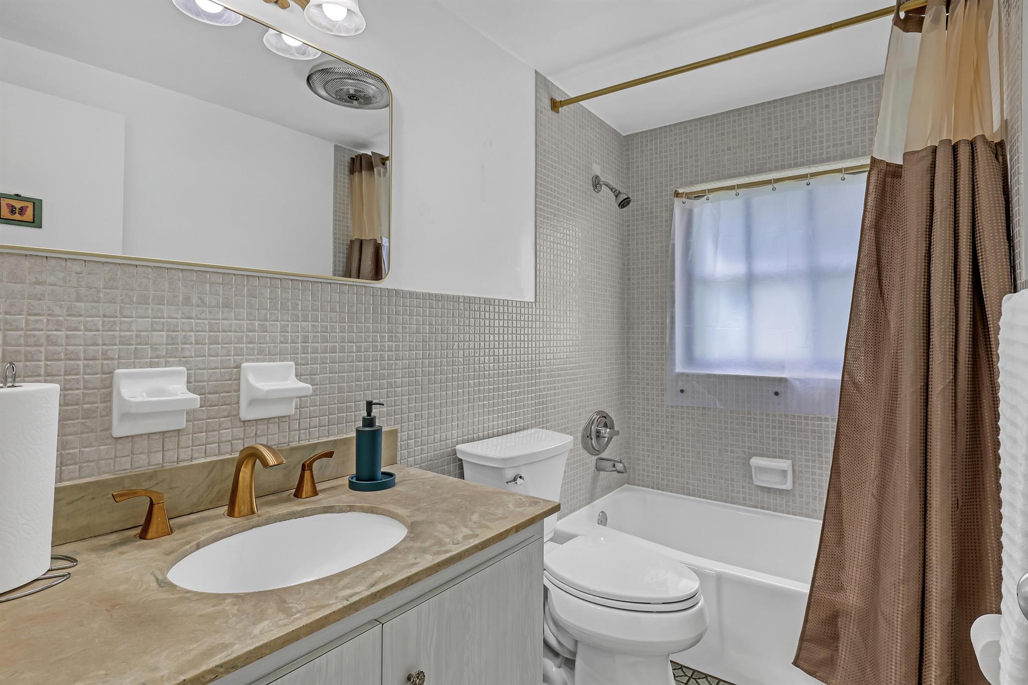 WOODLAND TERRACE 3 - Residential