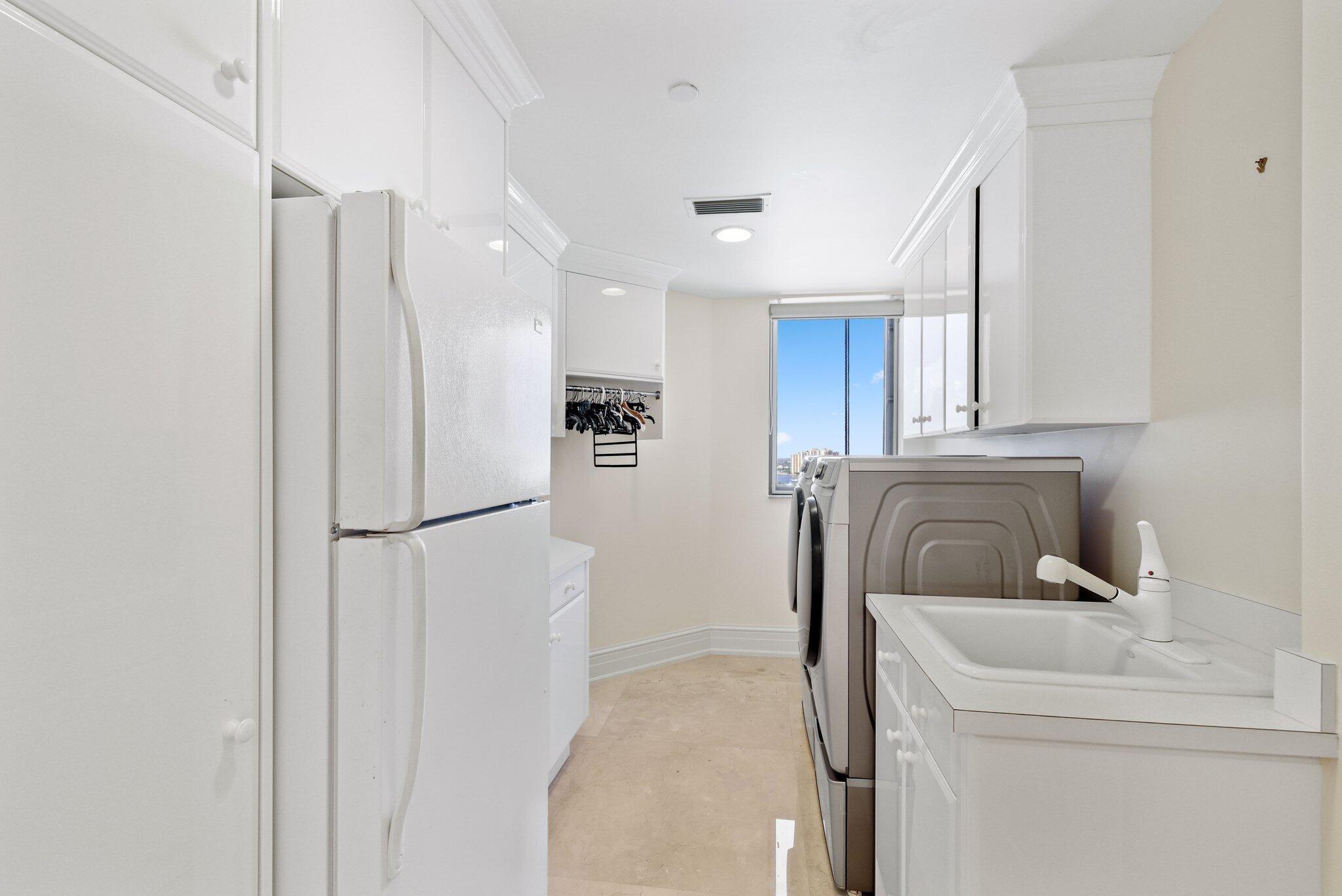 OASIS SINGER ISLAND CONDO - Residential