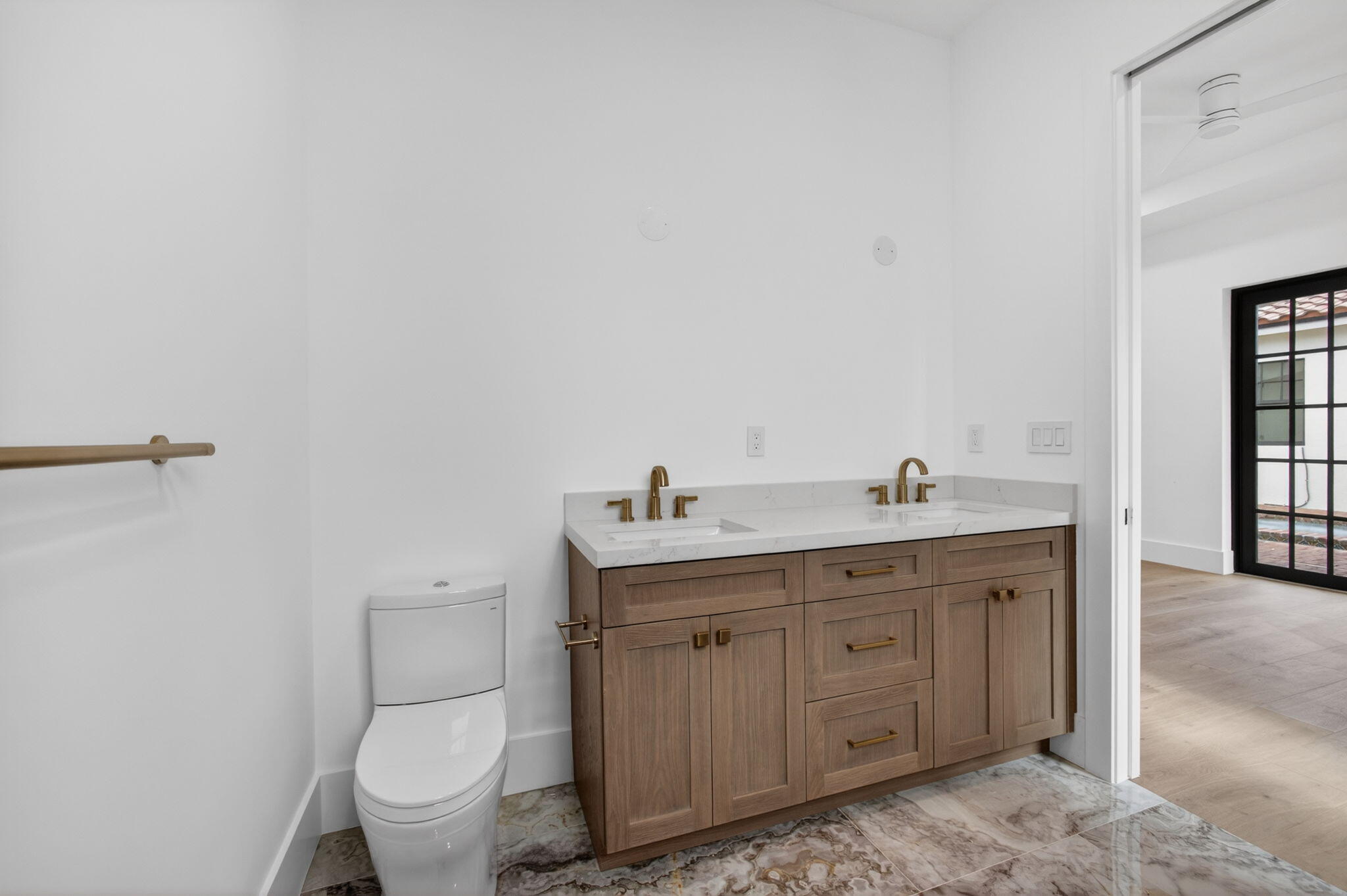 PINEAPPLE PARK - Residential