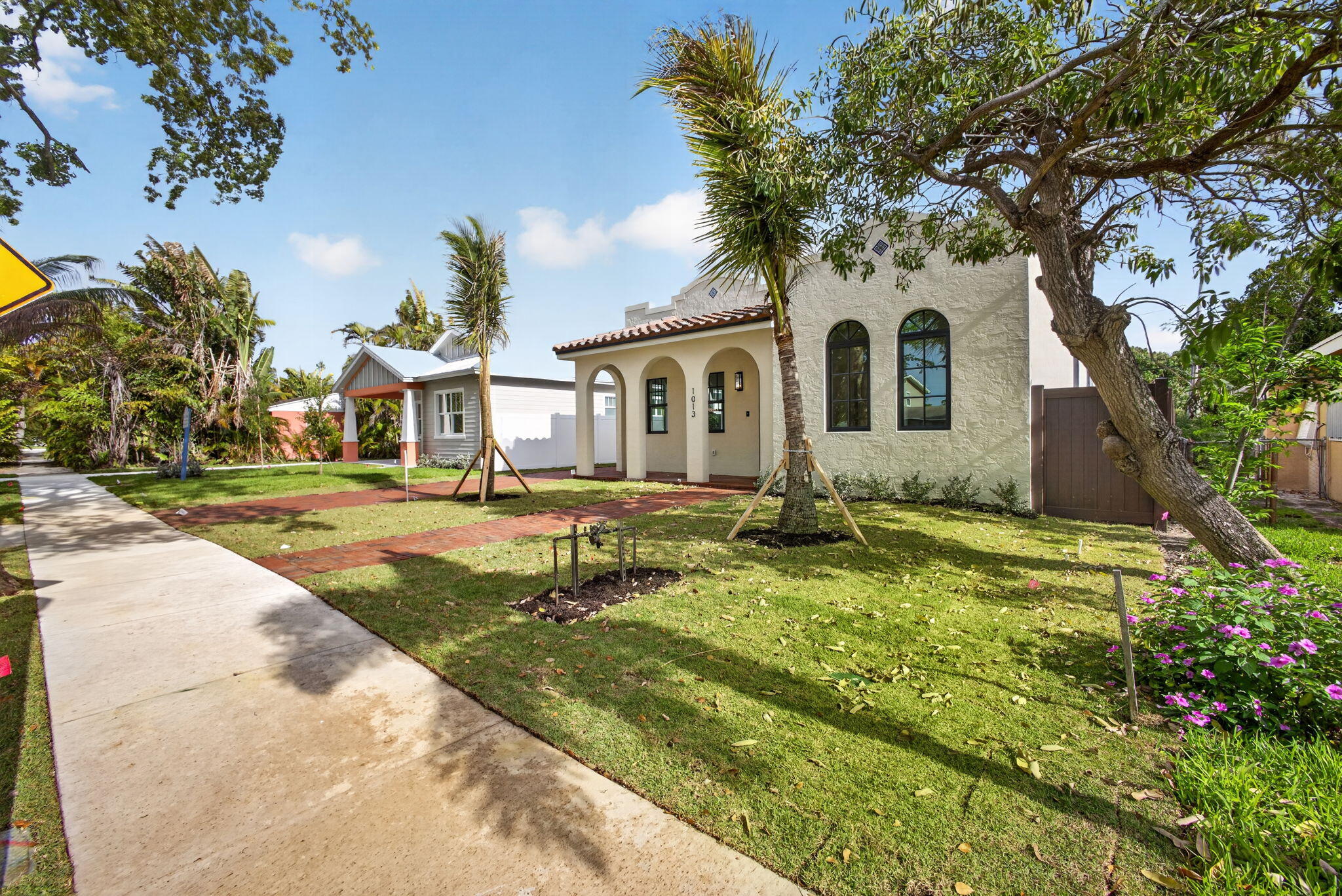 PINEAPPLE PARK - Residential