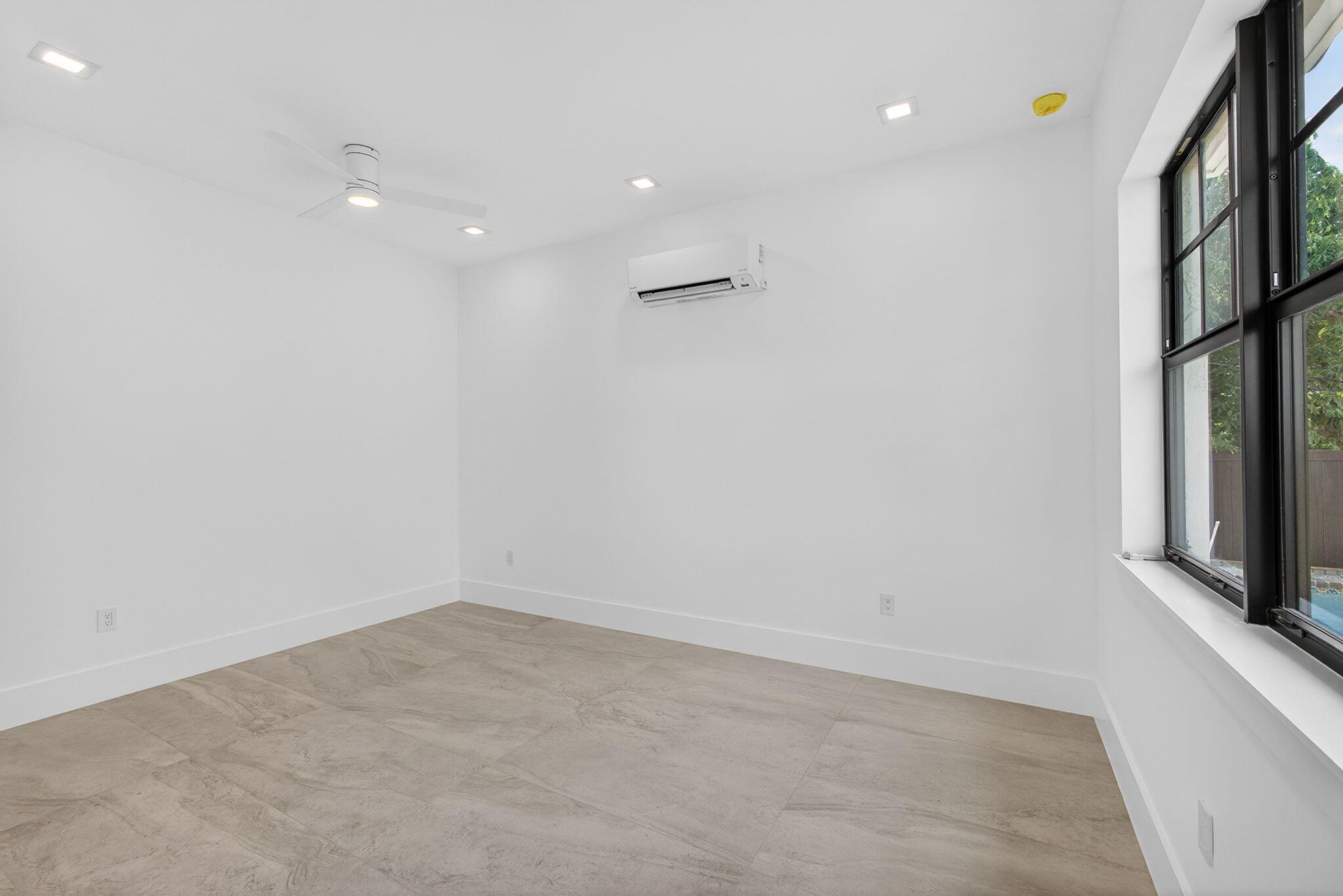 PINEAPPLE PARK - Residential