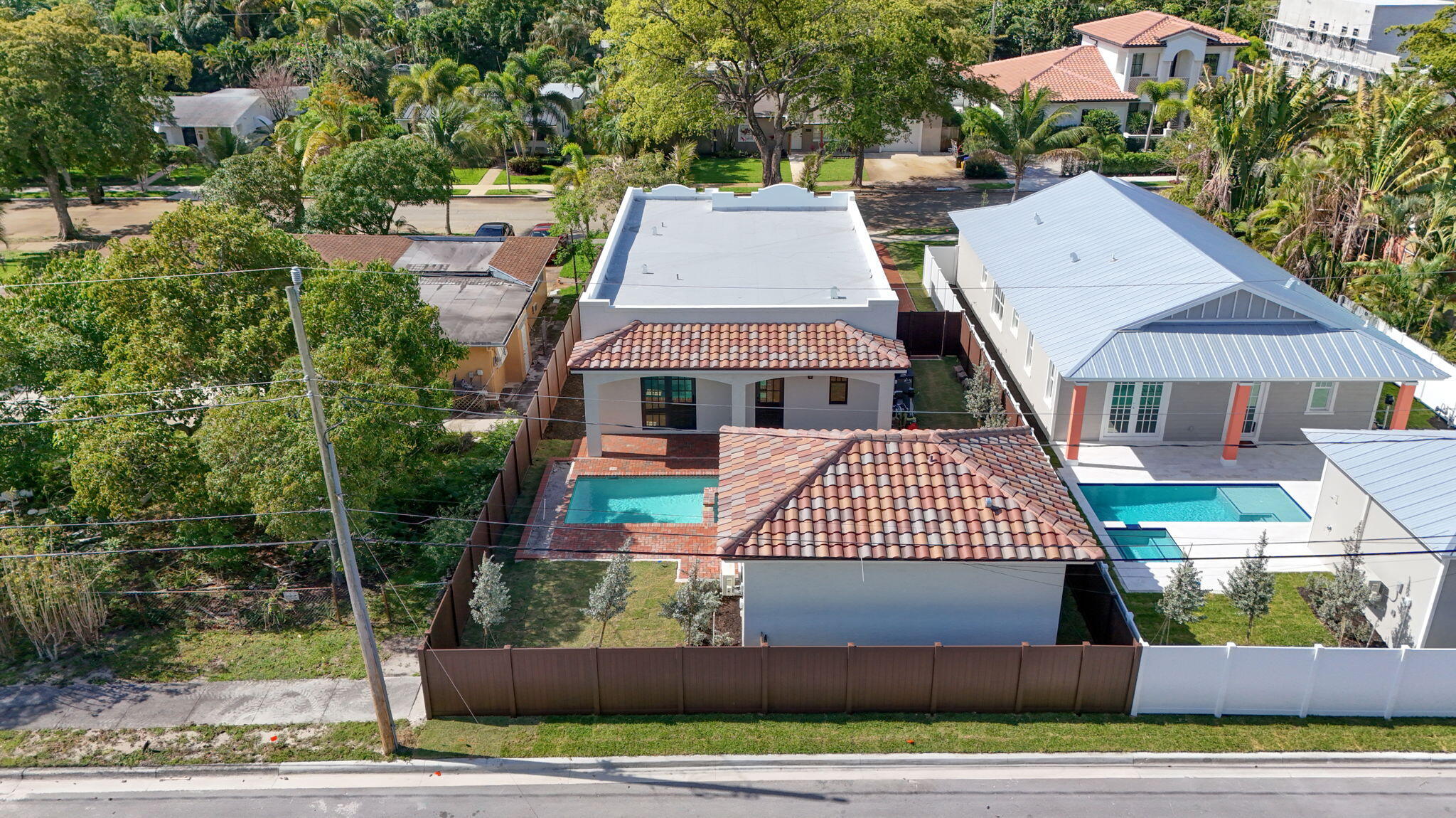 PINEAPPLE PARK - Residential