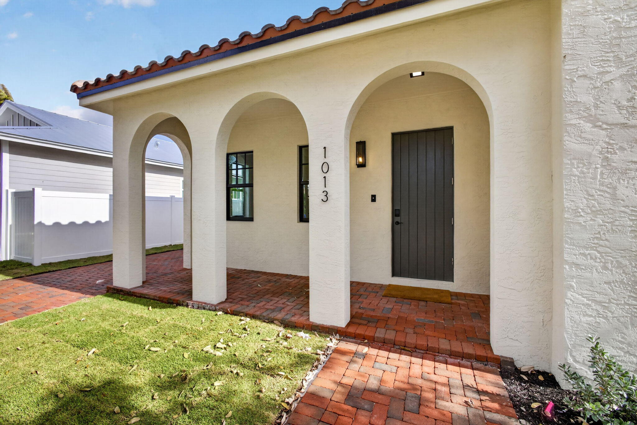 PINEAPPLE PARK - Residential