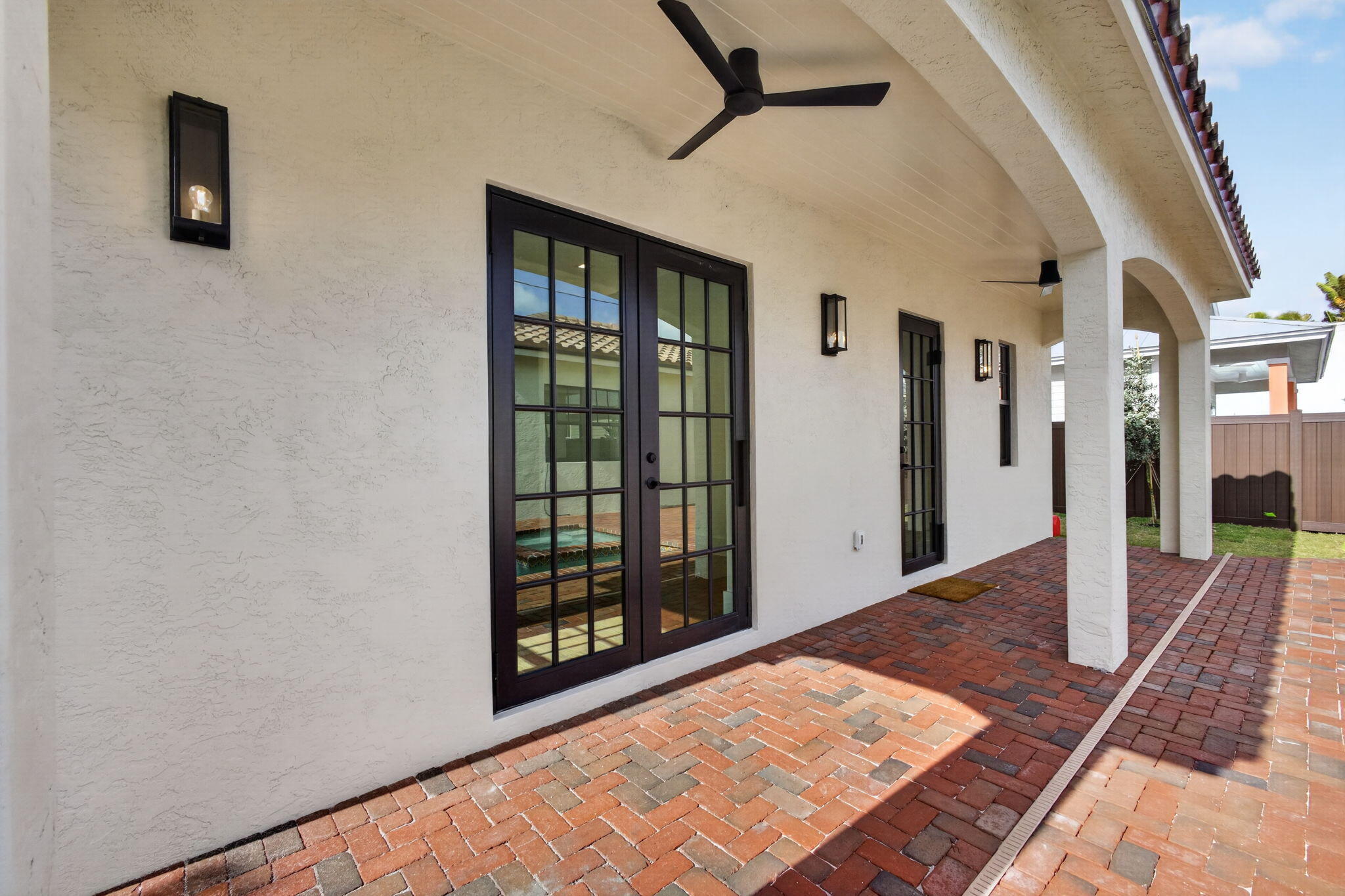 PINEAPPLE PARK - Residential