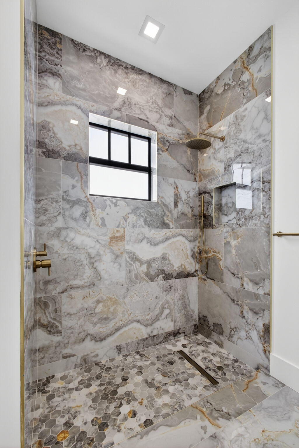 PINEAPPLE PARK - Residential