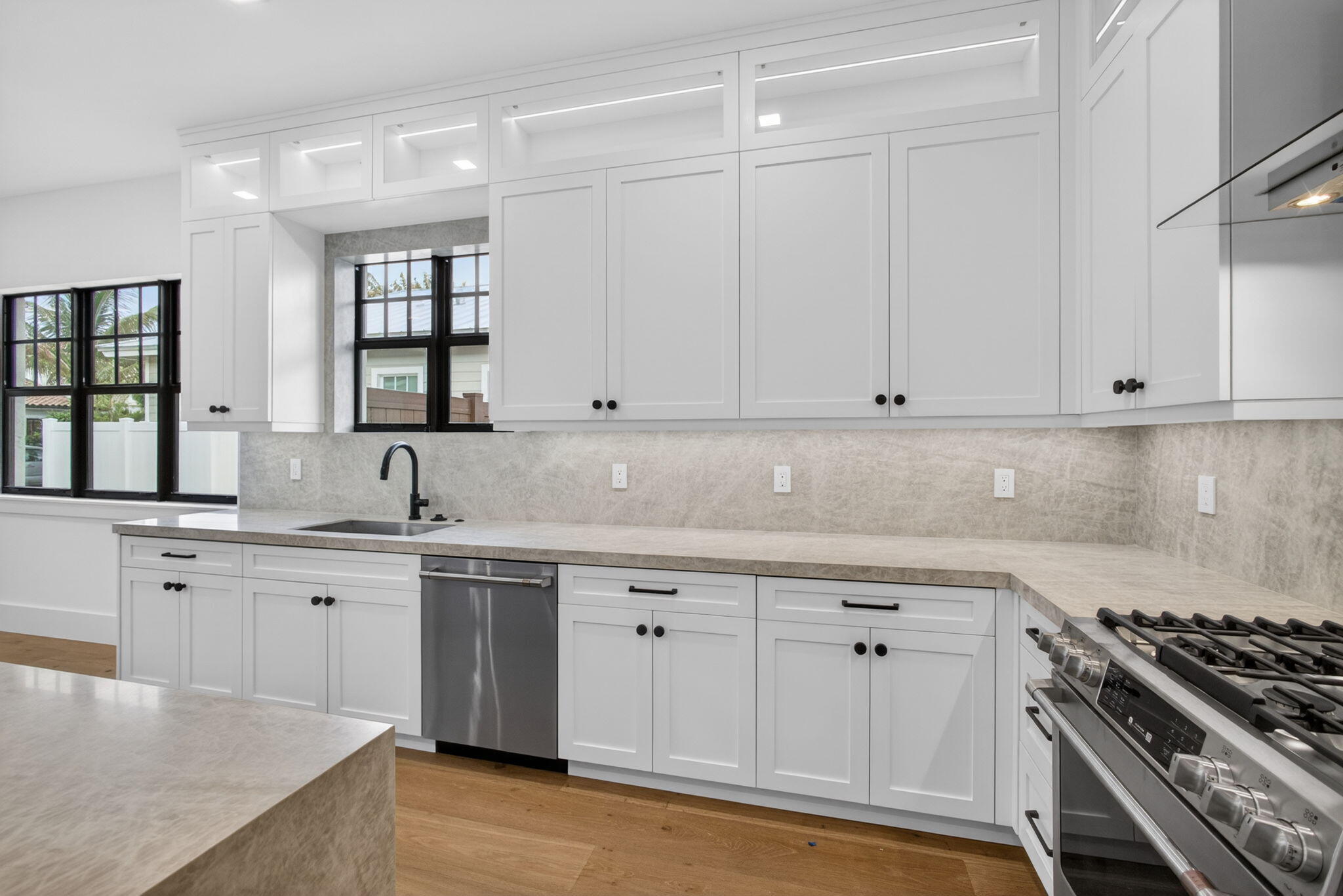 PINEAPPLE PARK - Residential