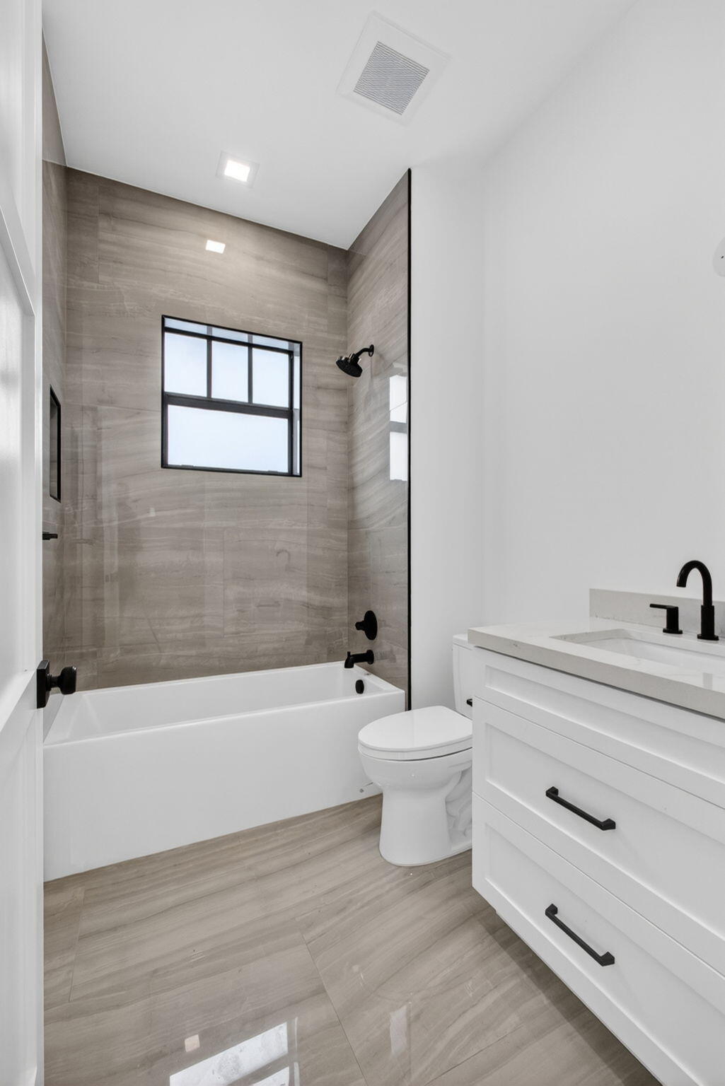 PINEAPPLE PARK - Residential