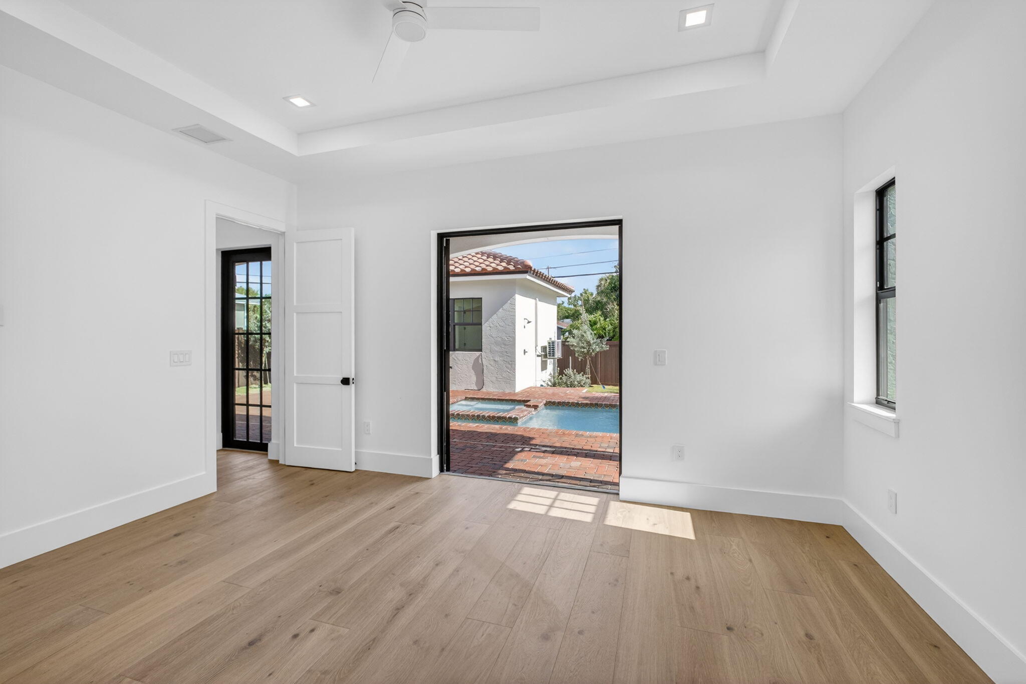 PINEAPPLE PARK - Residential