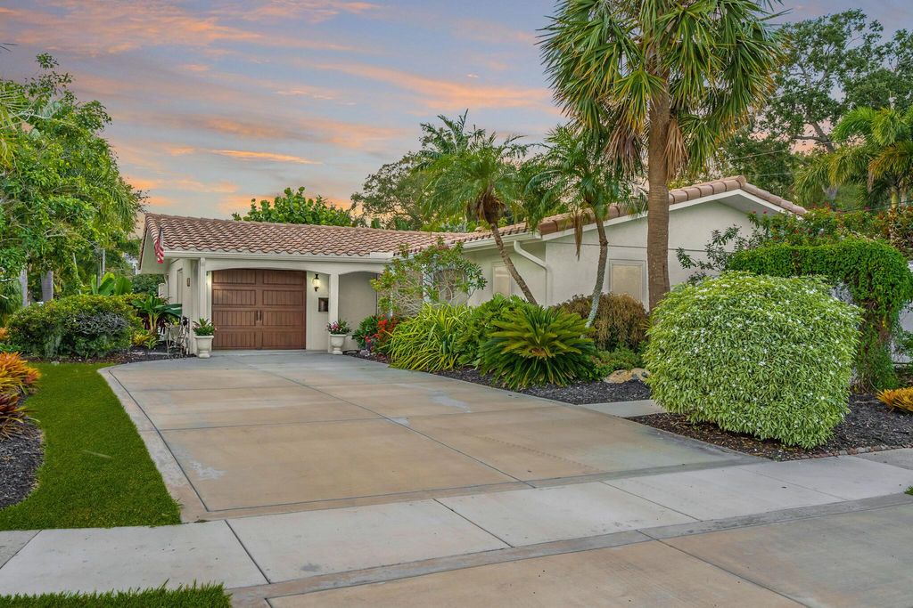 Photo of 1101 SW 5th Street, Boca Raton, FL 33486 (MLS # R10904860)