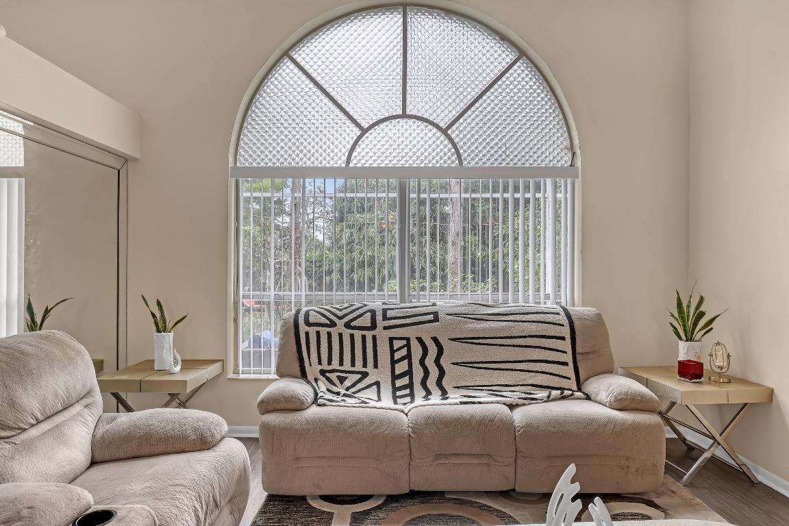 LAKESIDE GREEN 9 - Residential