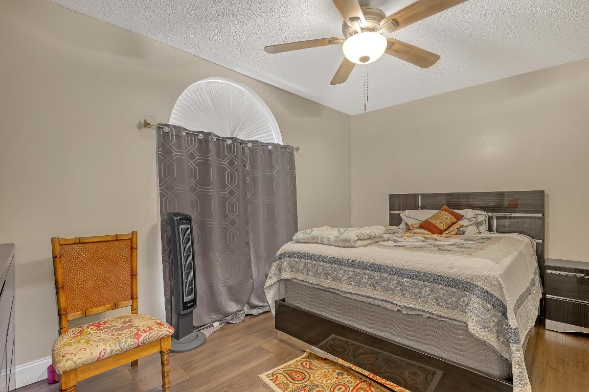 LAKESIDE GREEN 9 - Residential