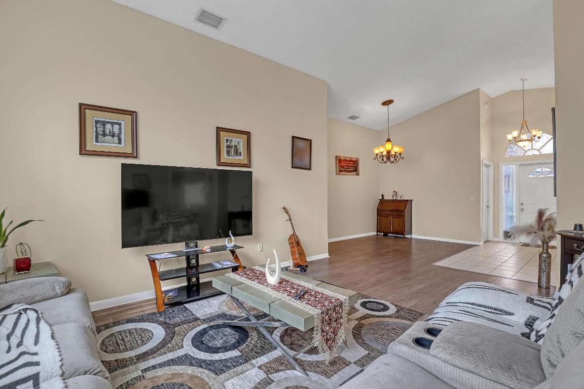 LAKESIDE GREEN 9 - Residential