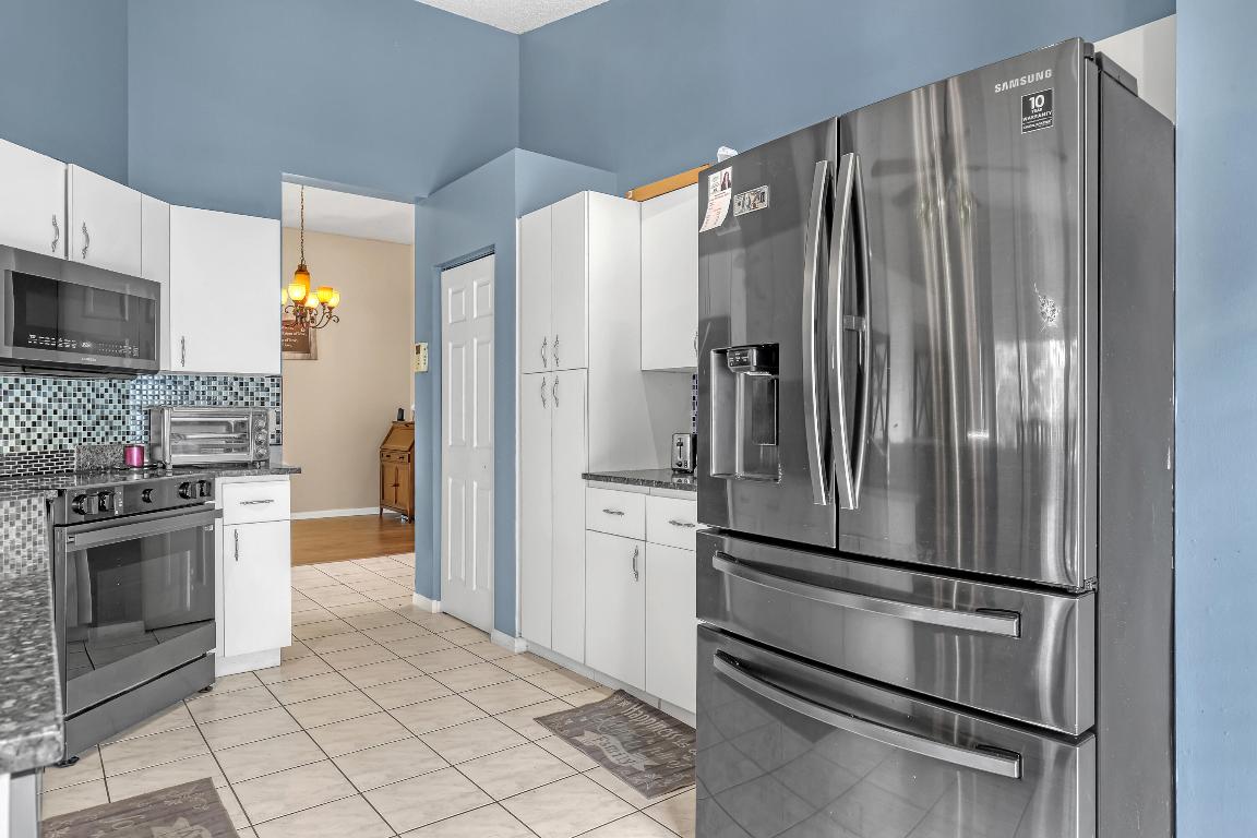 LAKESIDE GREEN 9 - Residential