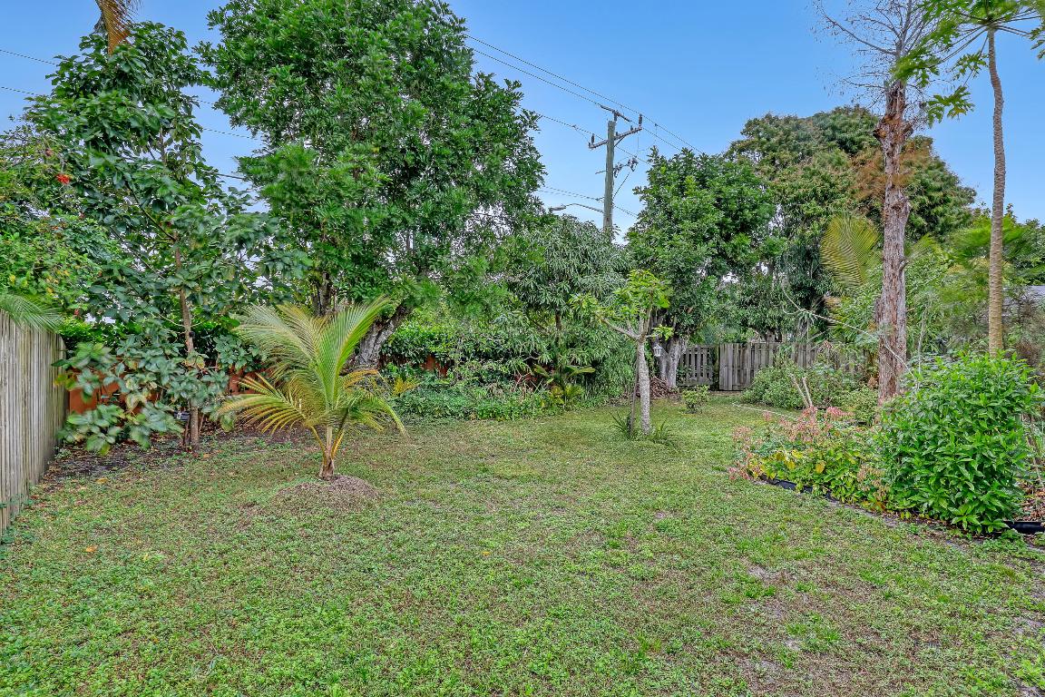 LAKESIDE GREEN 9 - Residential