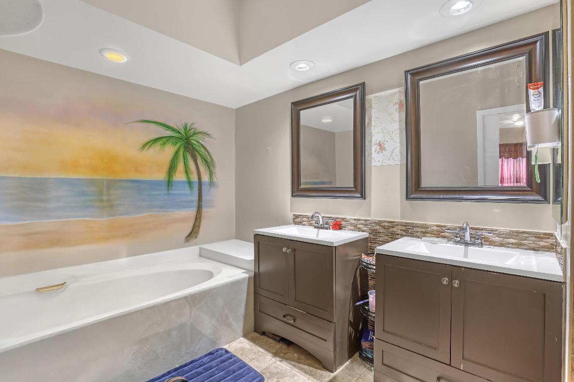 LAKESIDE GREEN 9 - Residential