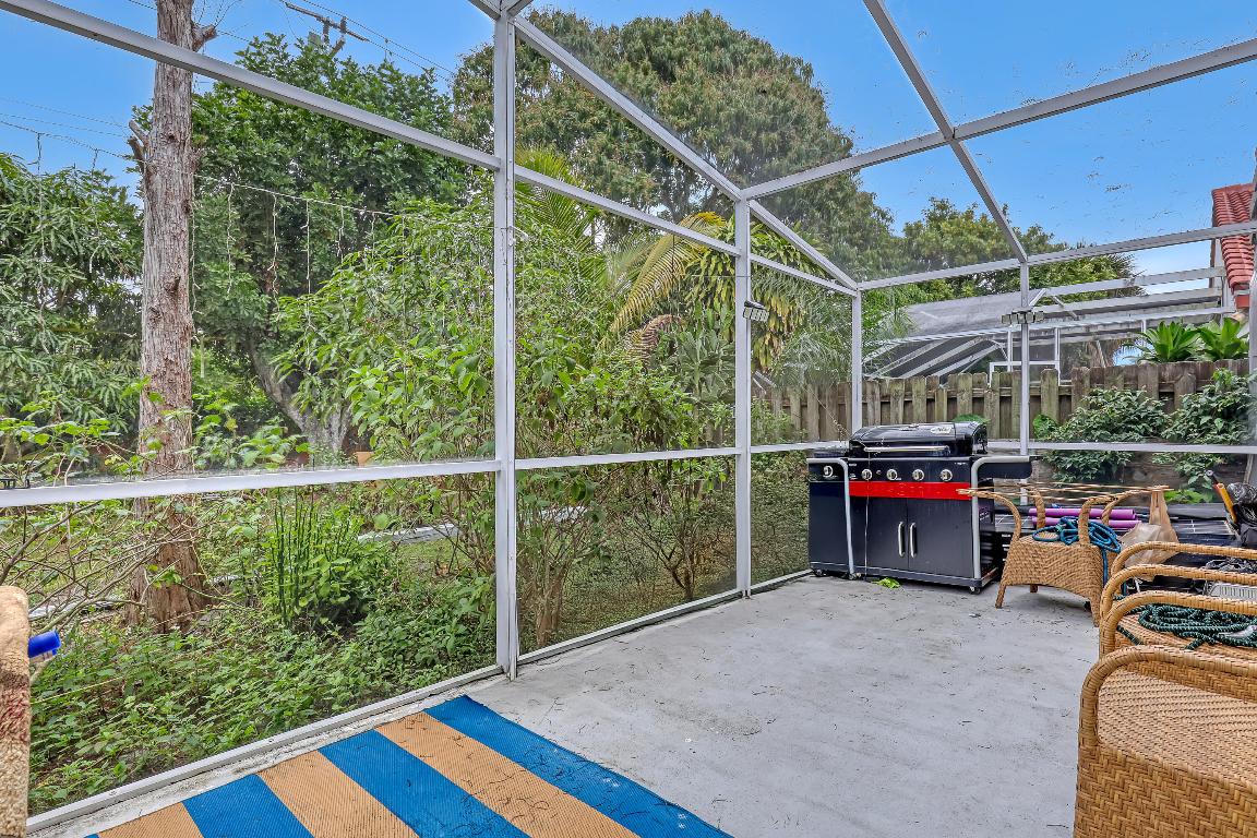 LAKESIDE GREEN 9 - Residential