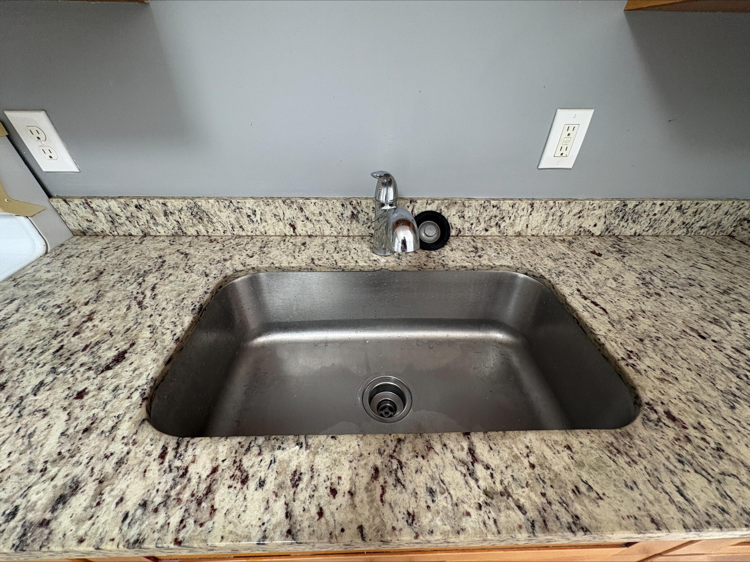 ROOSEVELT ESTATES - Residential Lease