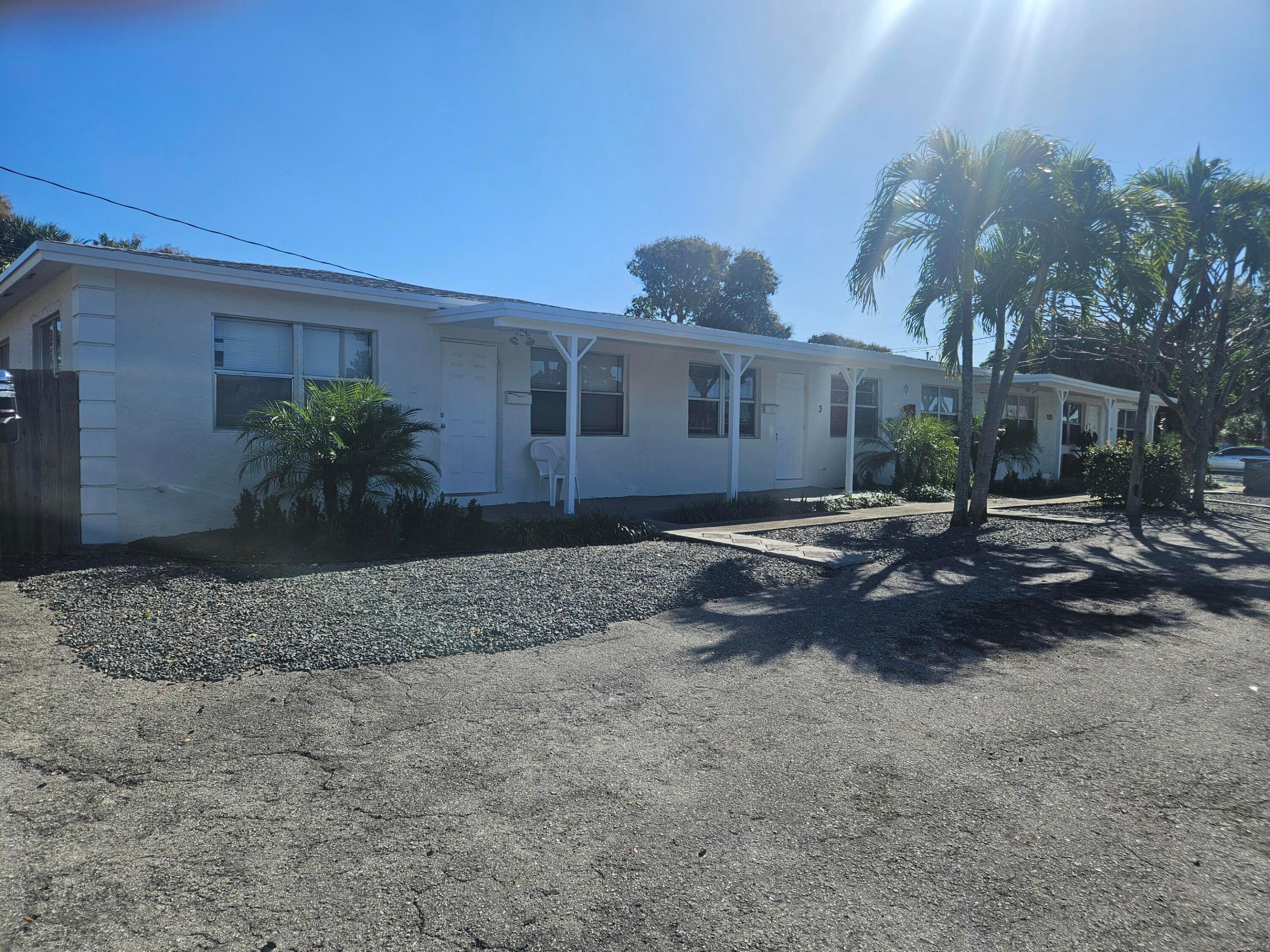 ROOSEVELT ESTATES - Residential Lease