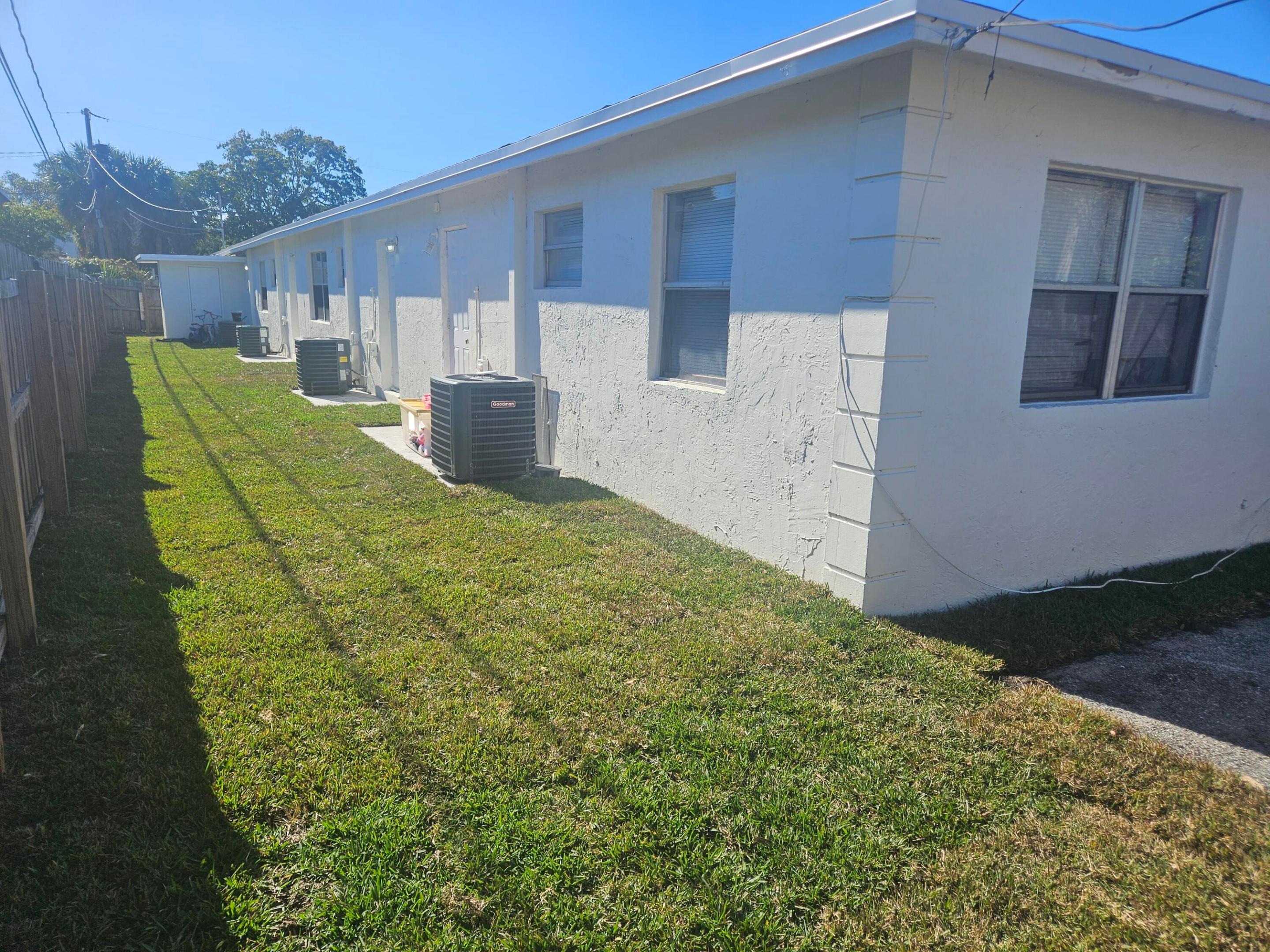 ROOSEVELT ESTATES - Residential Lease