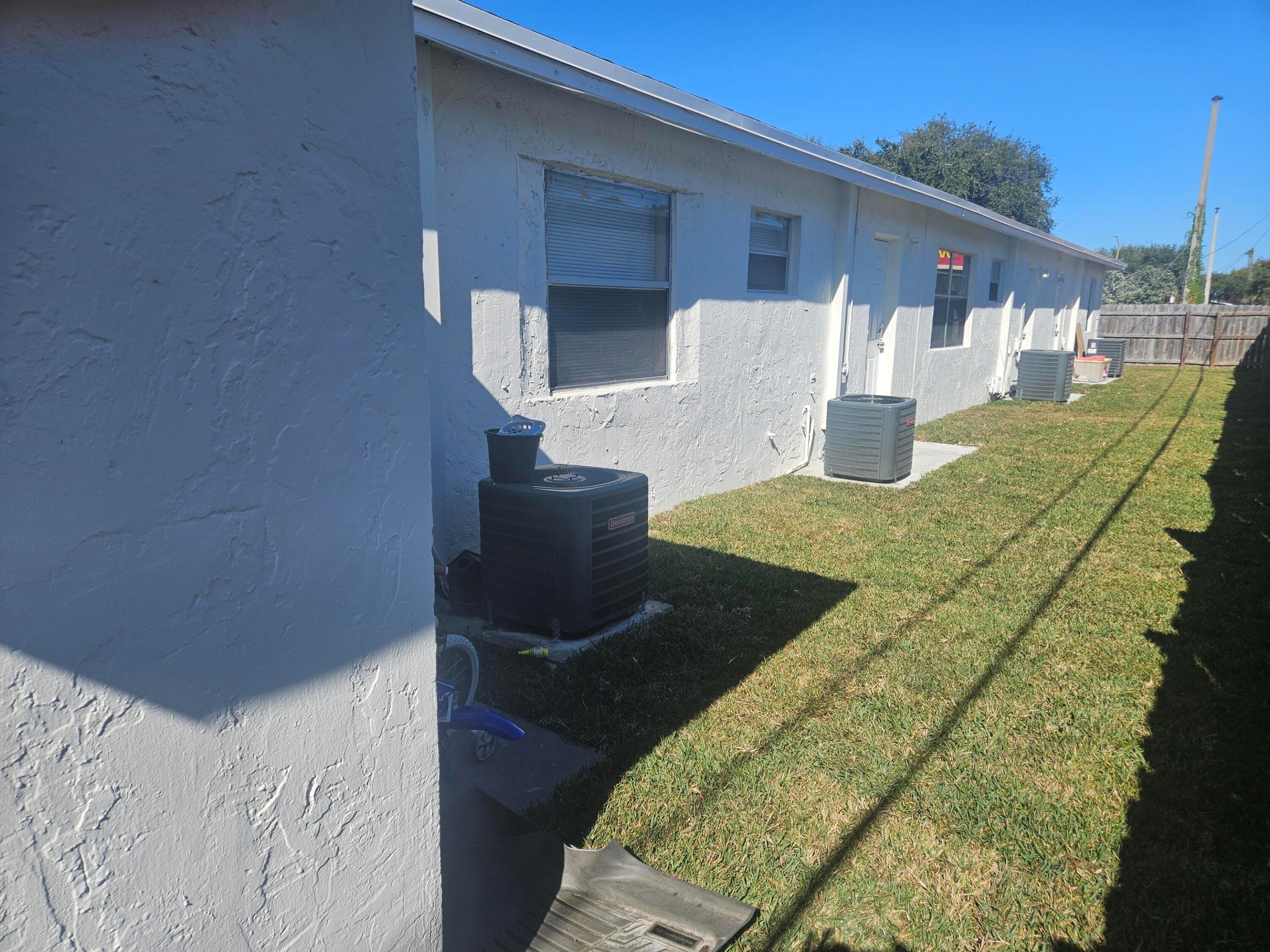 ROOSEVELT ESTATES - Residential Lease