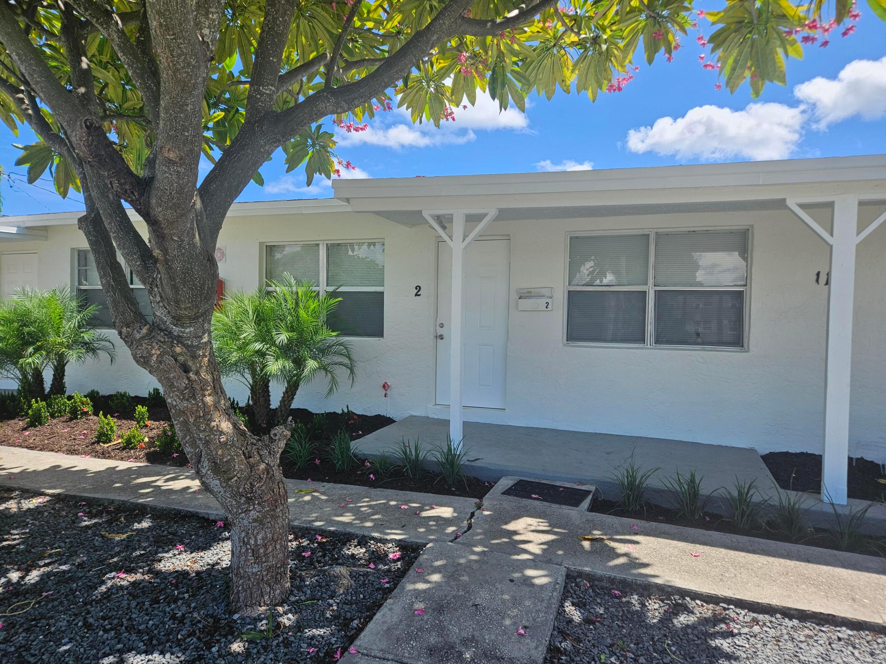 ROOSEVELT ESTATES - Residential Lease