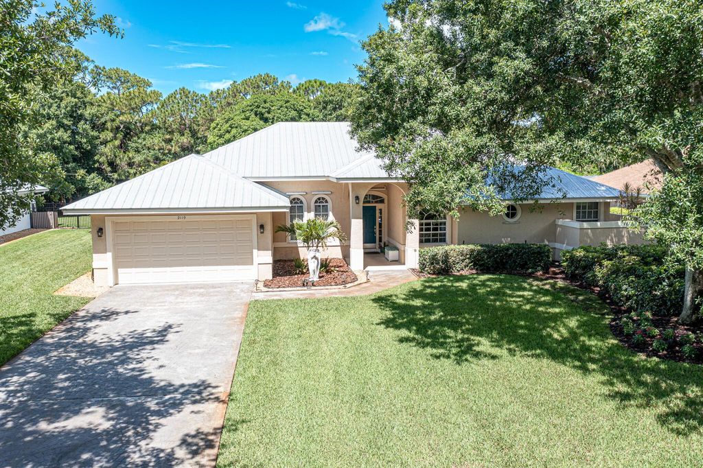 Photo of 2119 SW Danforth Circle, Palm City, FL 34990 (MLS # R11005746)