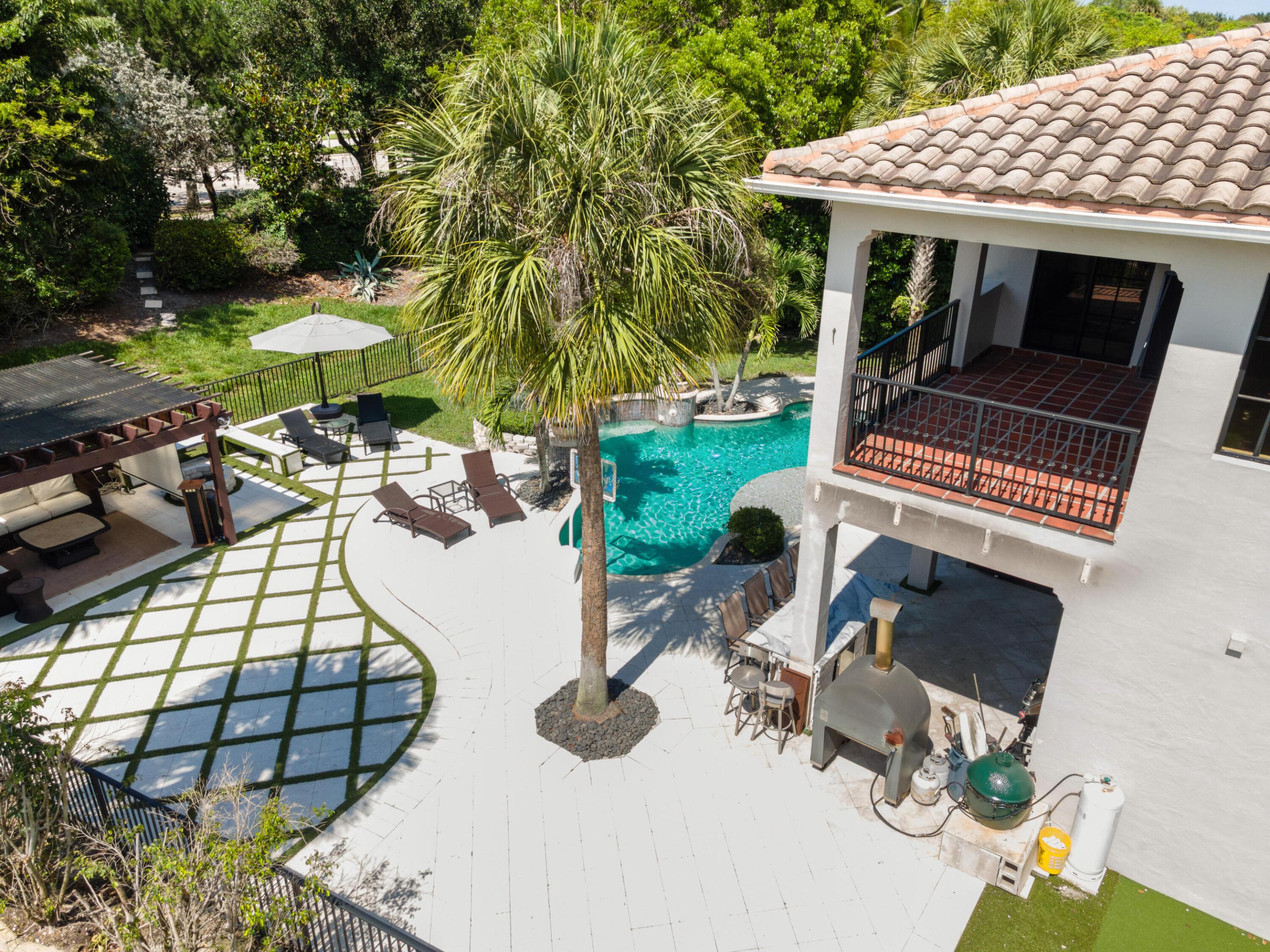 9521 Eden Manor