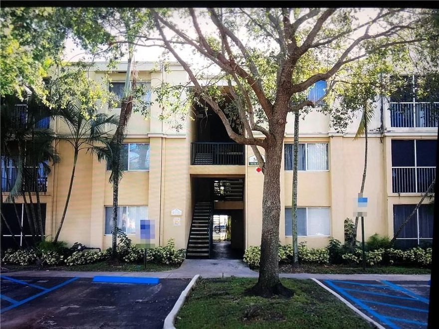 Spacious 2 bedrooms / 2 bath condos in gated Tamarac community. This property has wood and ceramic floors and is upgrade throughout. Outstanding split bedrooms plans with walk-in closet. There is a current assessment for $642 that is scheduled to end in 12/2023. No reserves. Exterior insurance and water bill is included in the association.