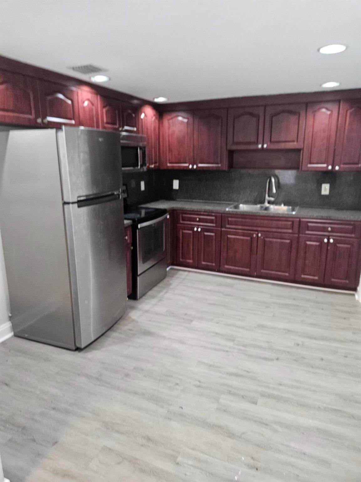 DELRAY TOWN OF - Residential