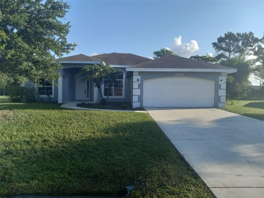 Photo of 2279 SE Avalon Rd Rd, Port Saint Lucie, FL 34952 (MLS # F10336505)