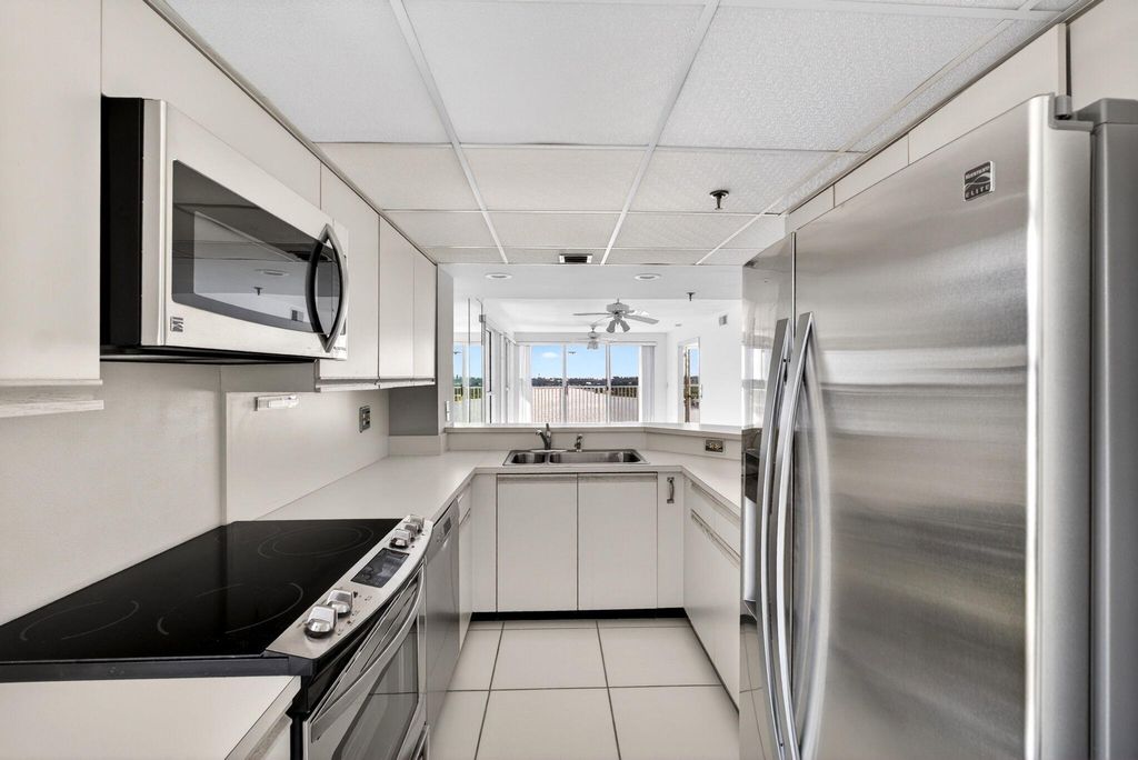 Photo of 3901 S Flagler Drive #901, West Palm Beach, FL 33405 (MLS # B26043163)