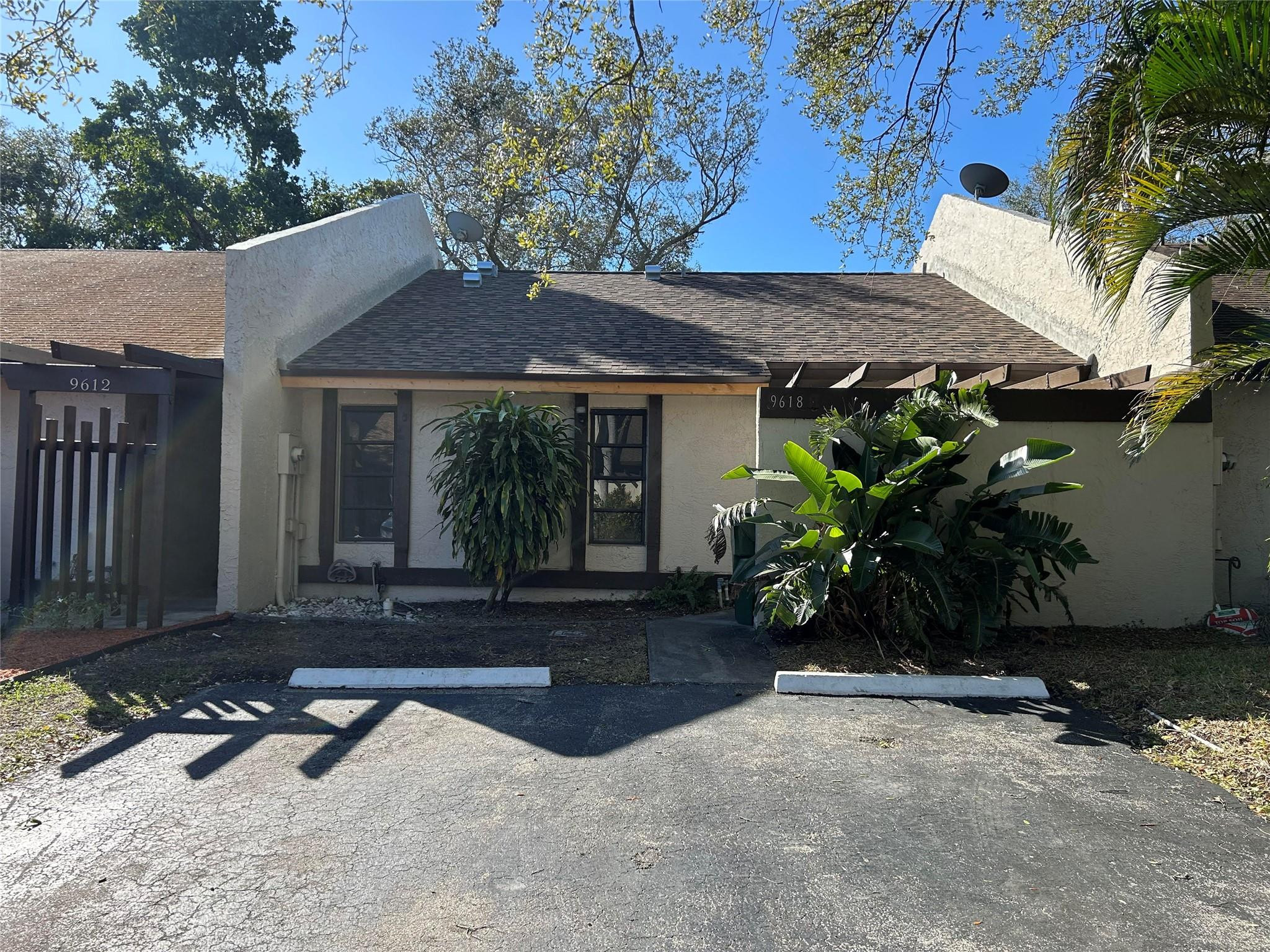 Everglades Sugar & Land C - Residential Lease