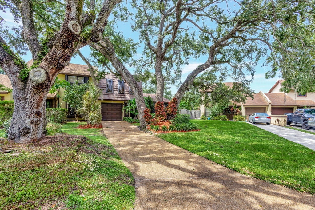 Photo of 1066 Raintree Lane, Palm Beach Gardens, FL 33410 (MLS # R11024538)