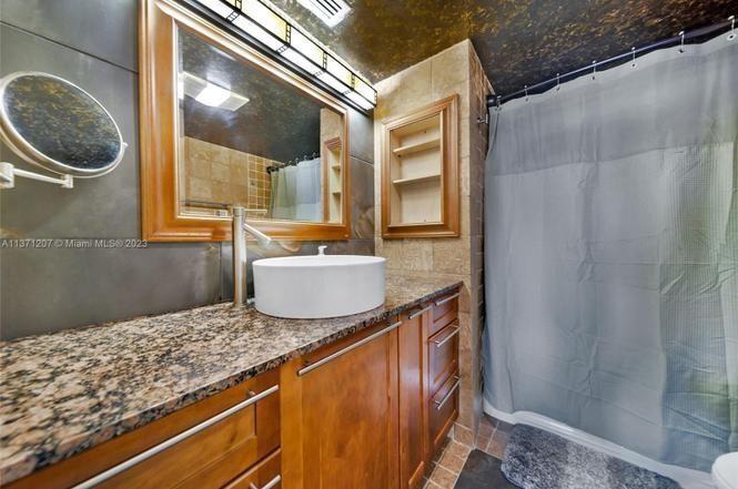 Commodore Plaza Condo - Residential Lease