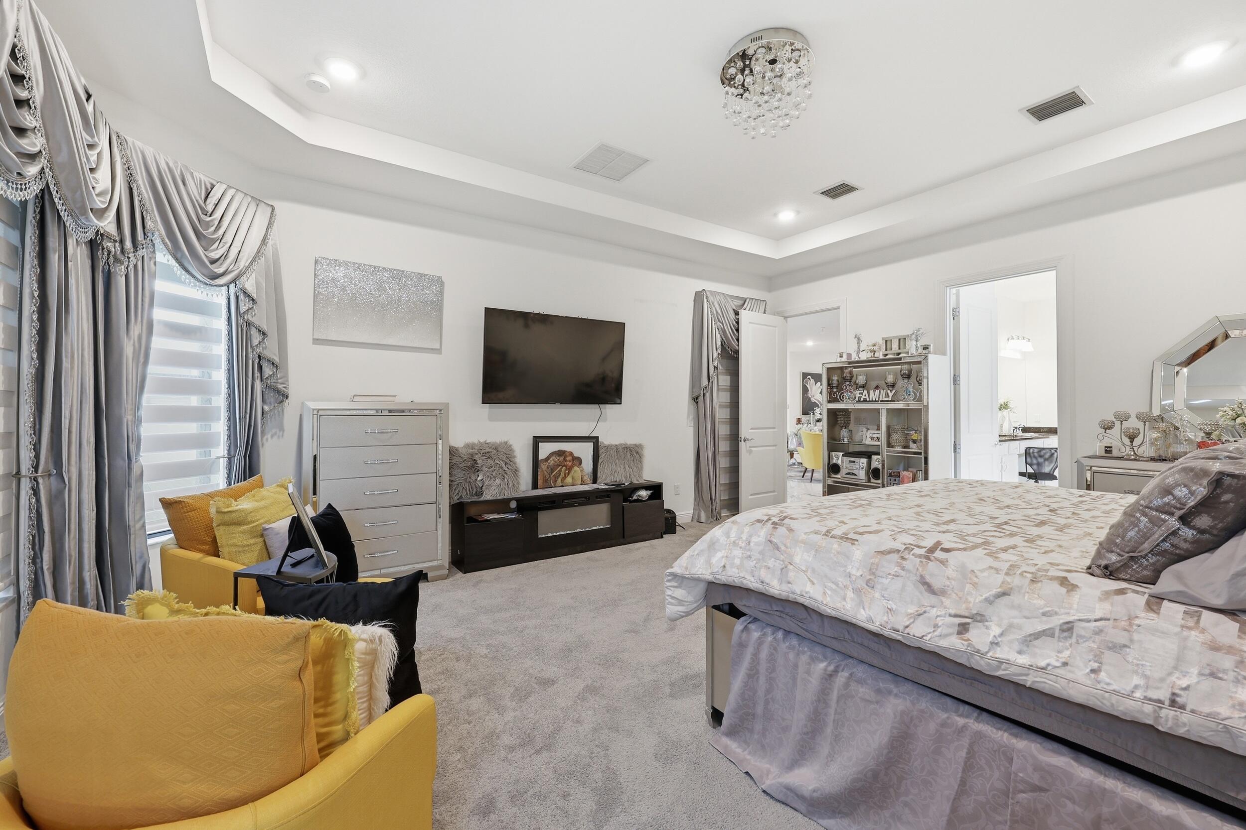 CRESSWIND PALM BEACH - Residential