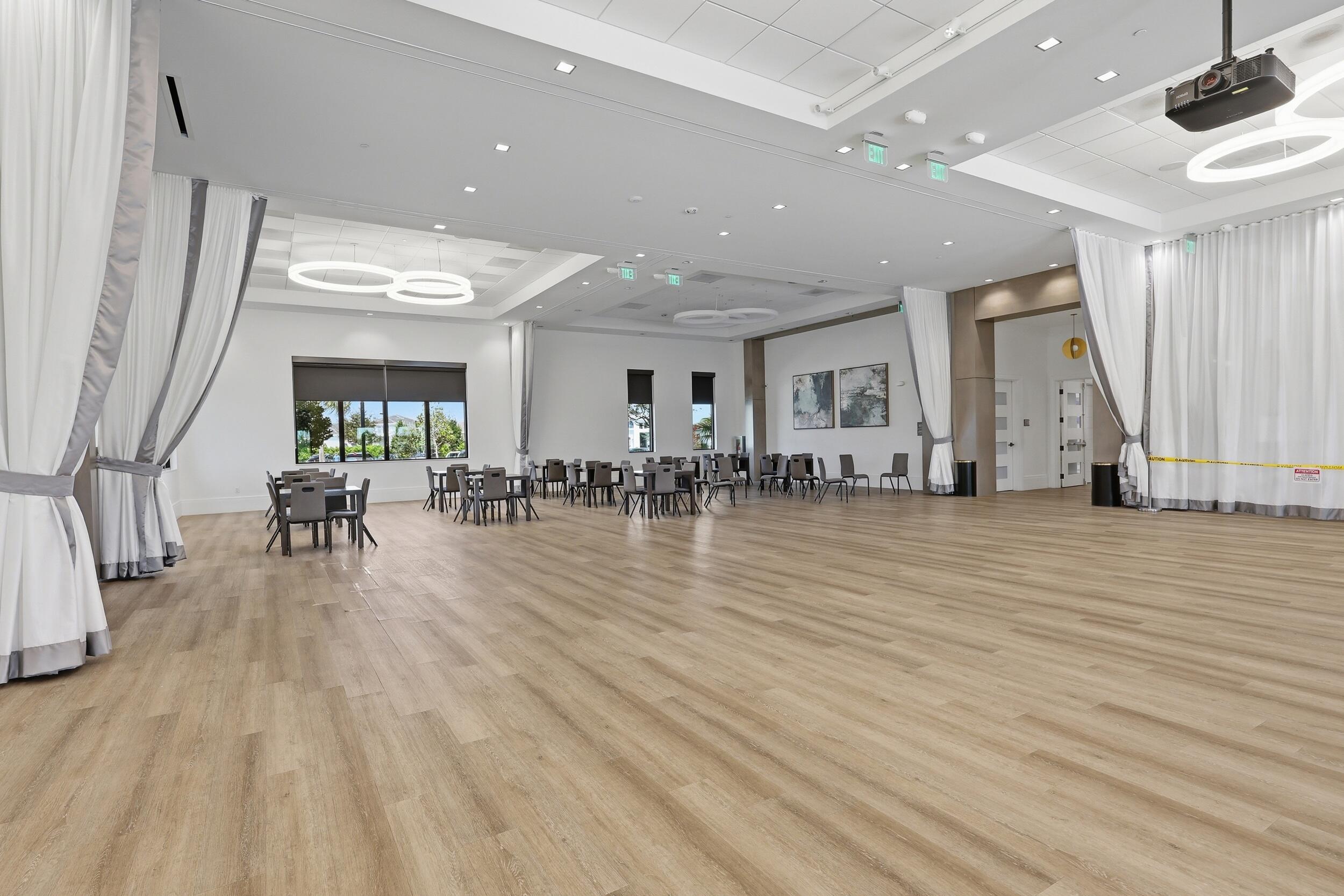 CRESSWIND PALM BEACH - Residential