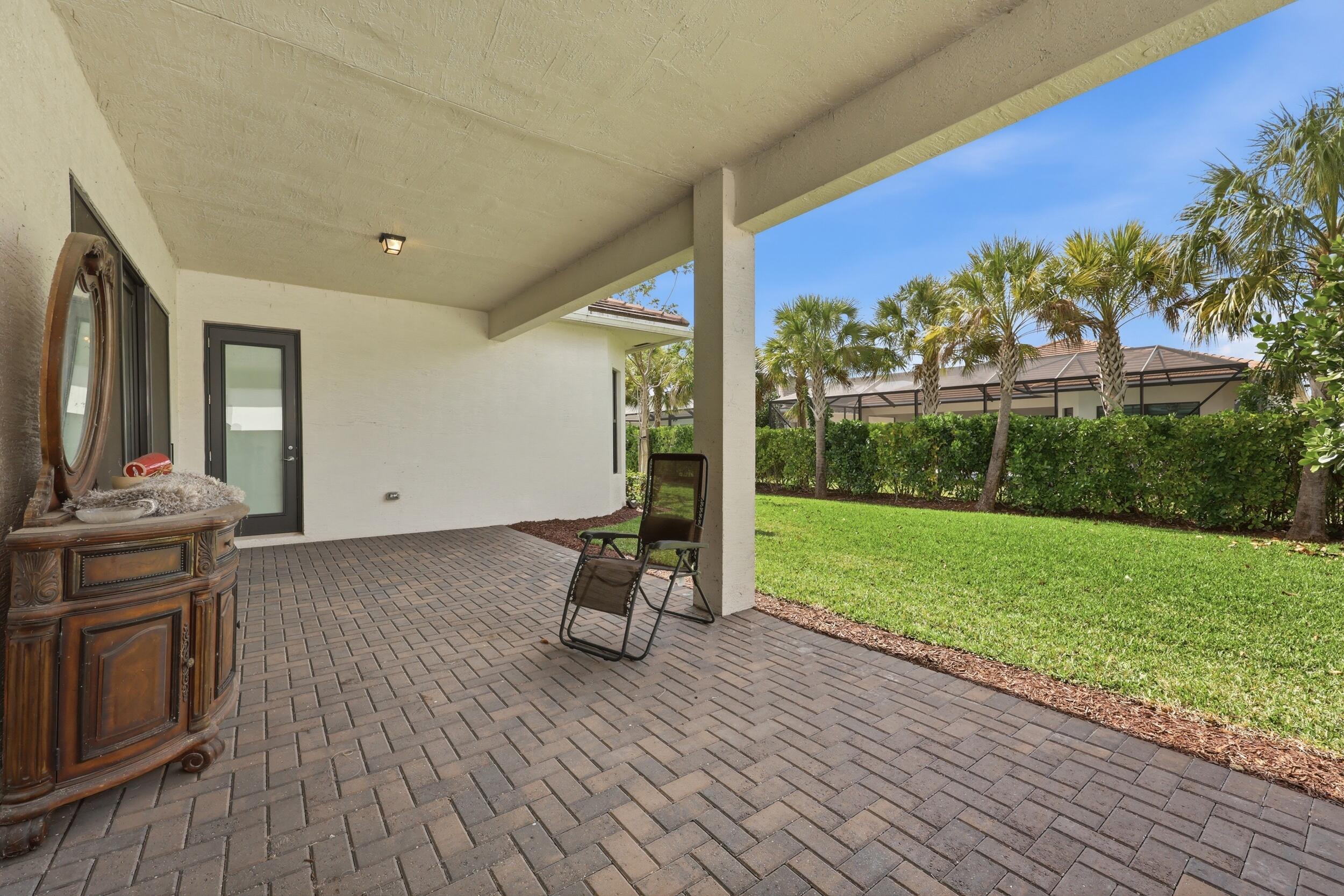 CRESSWIND PALM BEACH - Residential