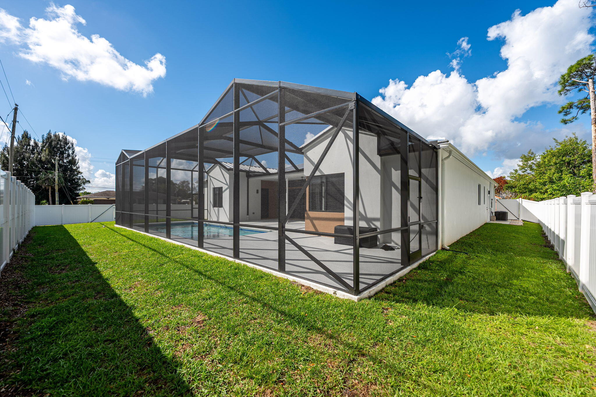 PORT ST LUCIE-SECTION 03- BLK 272 LOT 17 (MAP 34/3 - Residential