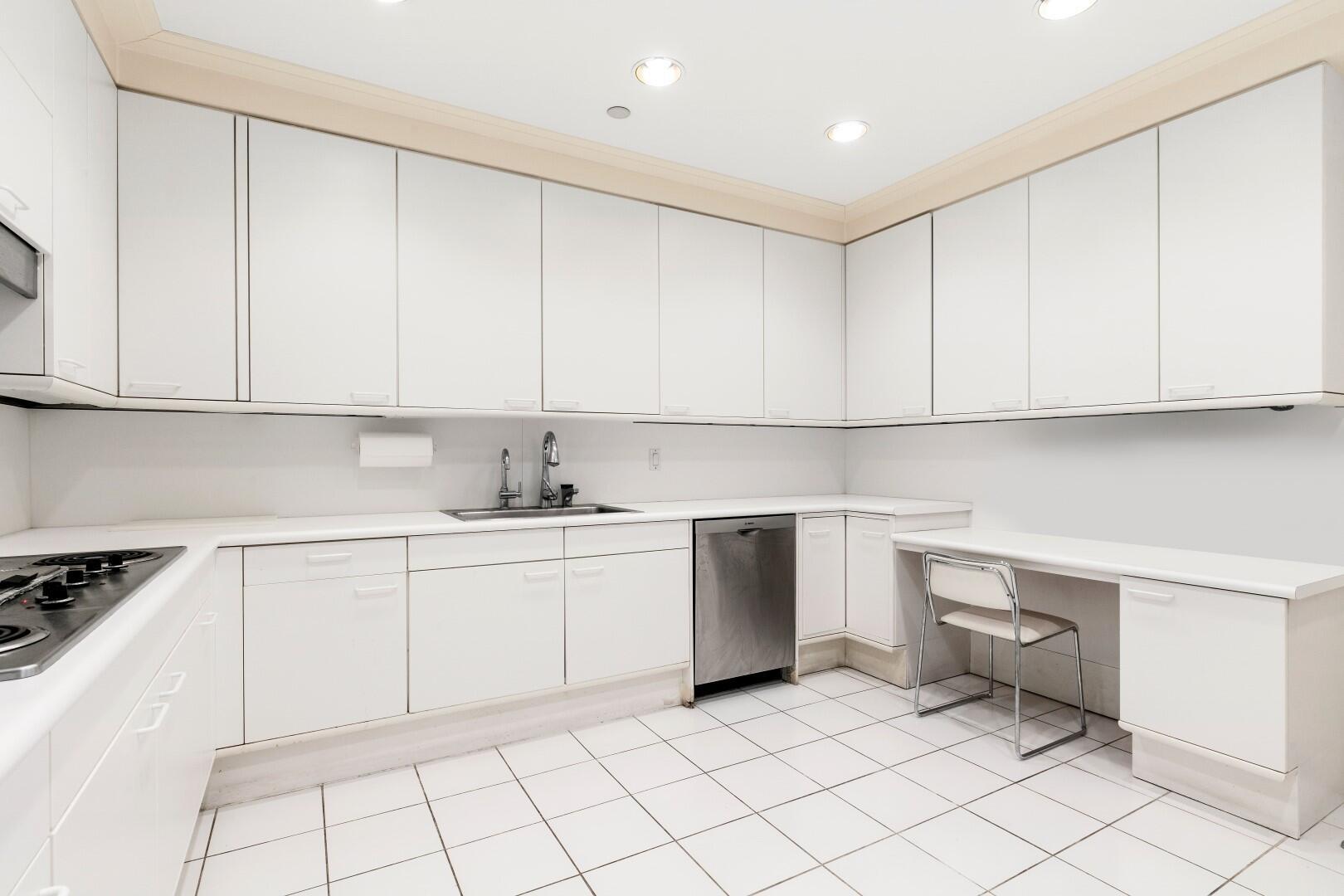 TWO NORTH BREAKERS ROW CO - Residential