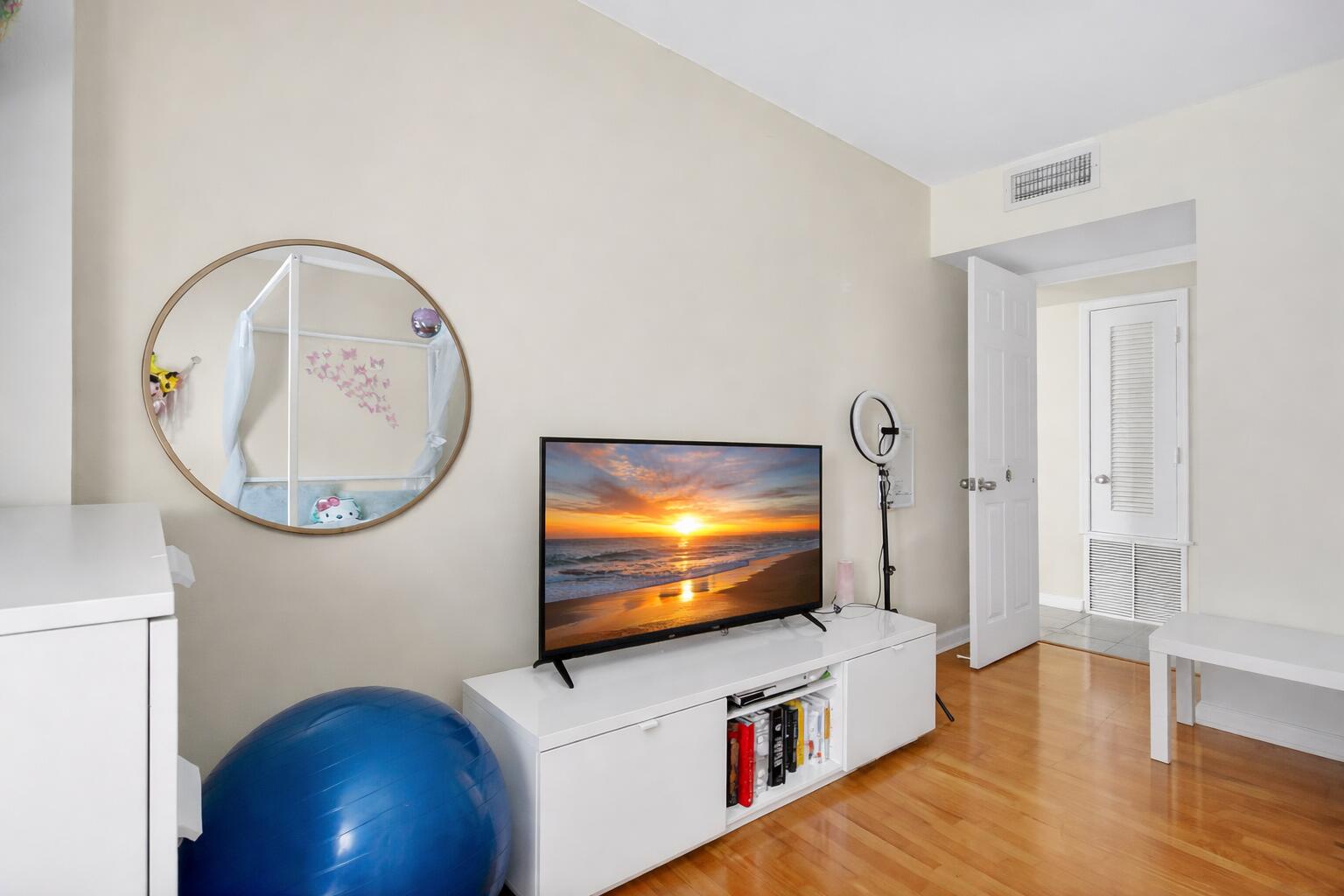 GOLDEN ISLES YACHT CLUB CONDO - Residential