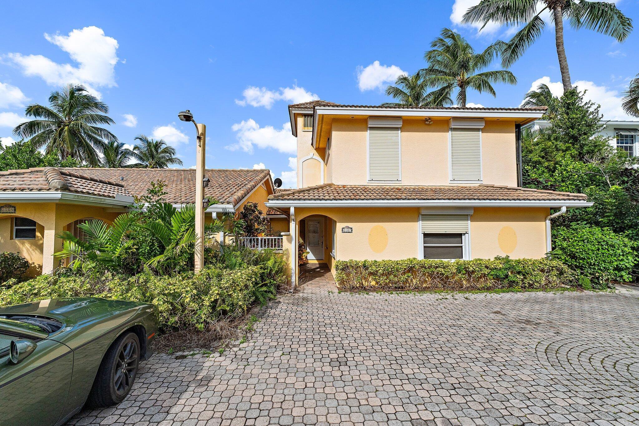2105 Cove Lane