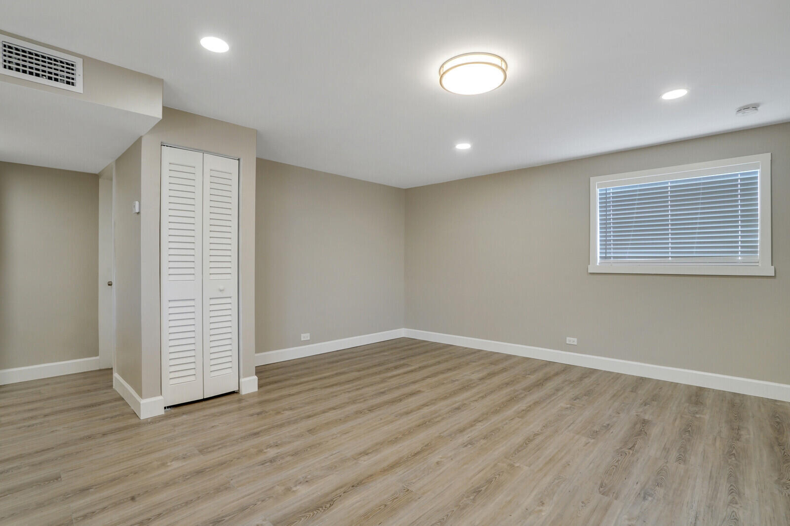 1225 W 10th Street Apartment B
