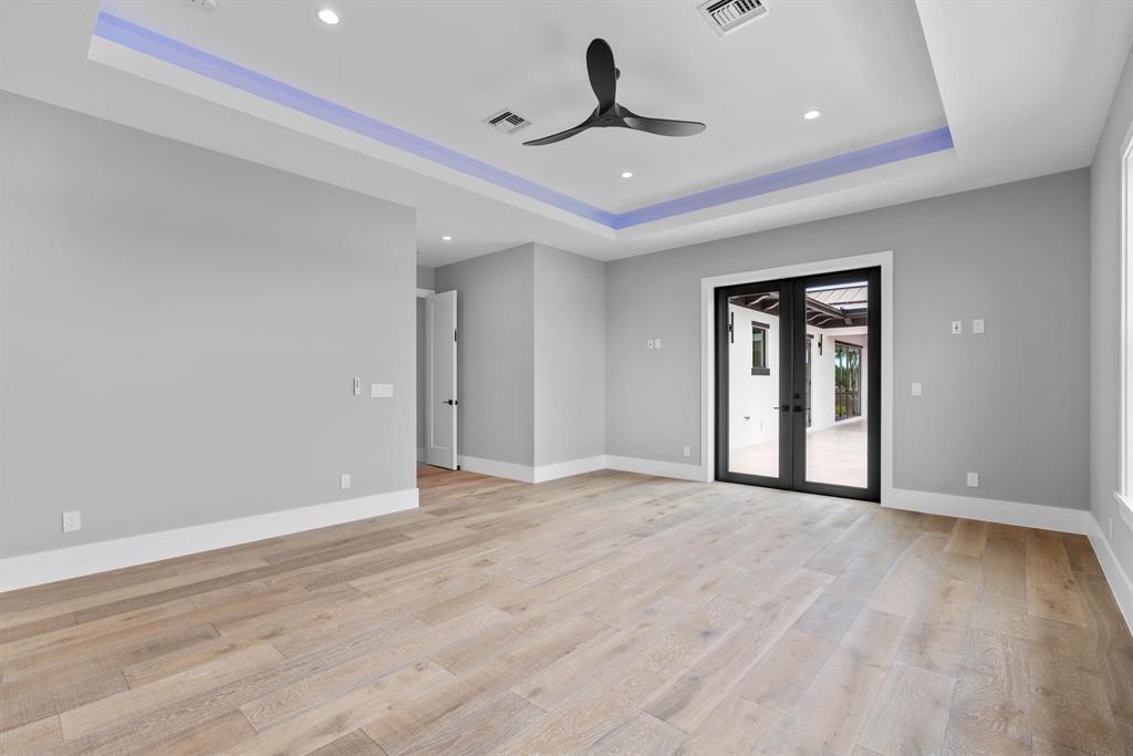 TEQUESTA COUNTRY CLUB - Residential